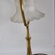 Lampe ancienne bronze abat-jour tulip en verre moulé