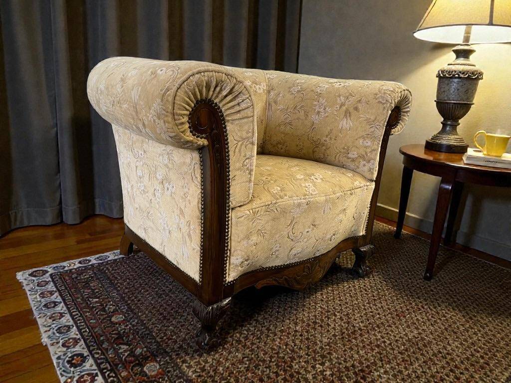 Vintage armchair / baroque armchair / armchair