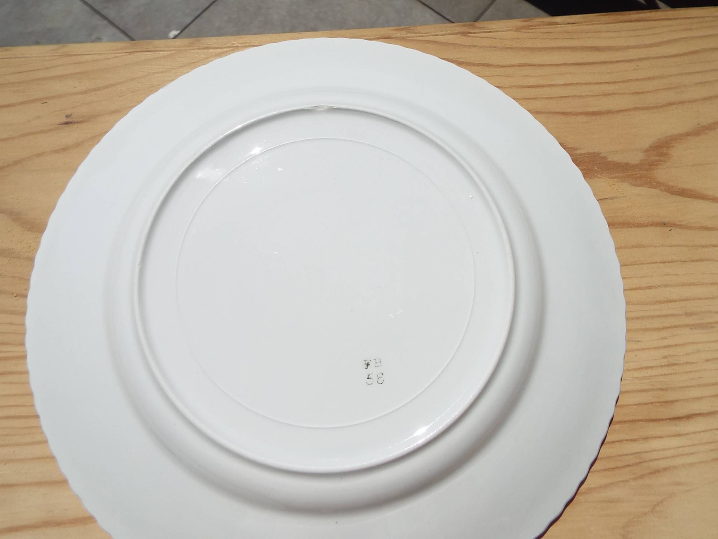 4 assiettes plates