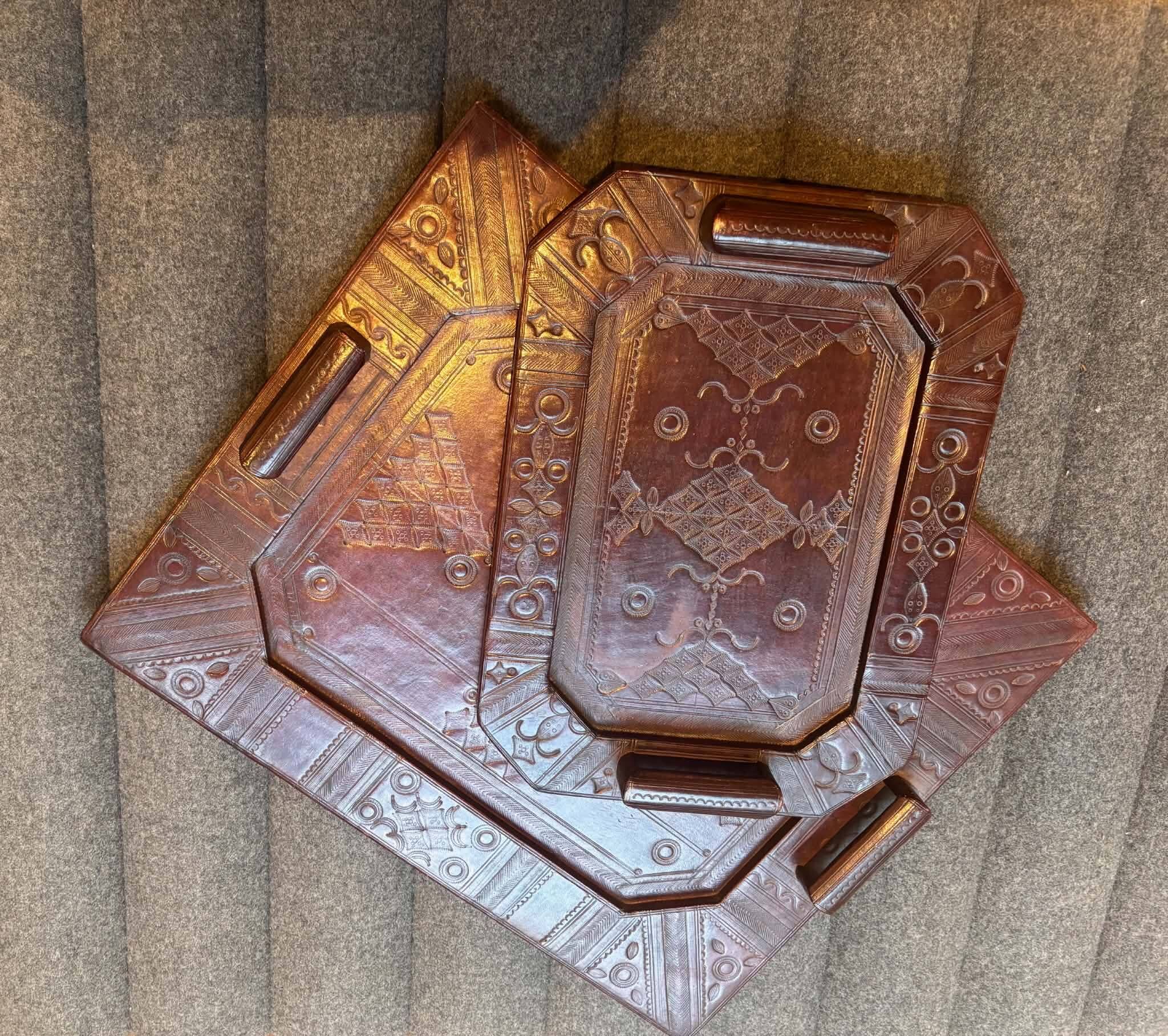 Lot of 2 leather trays