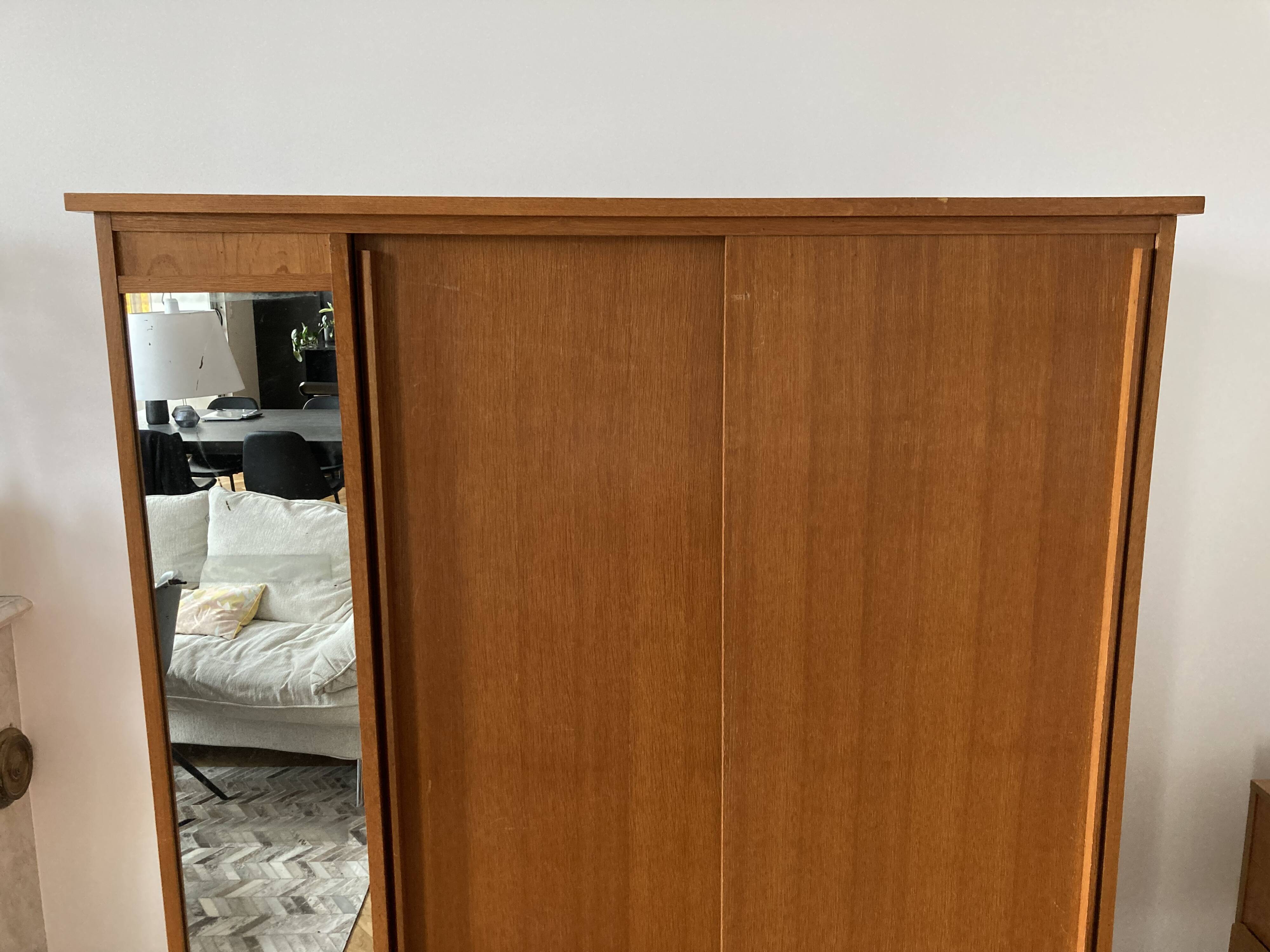 Wardrobe feet compass sliding doors