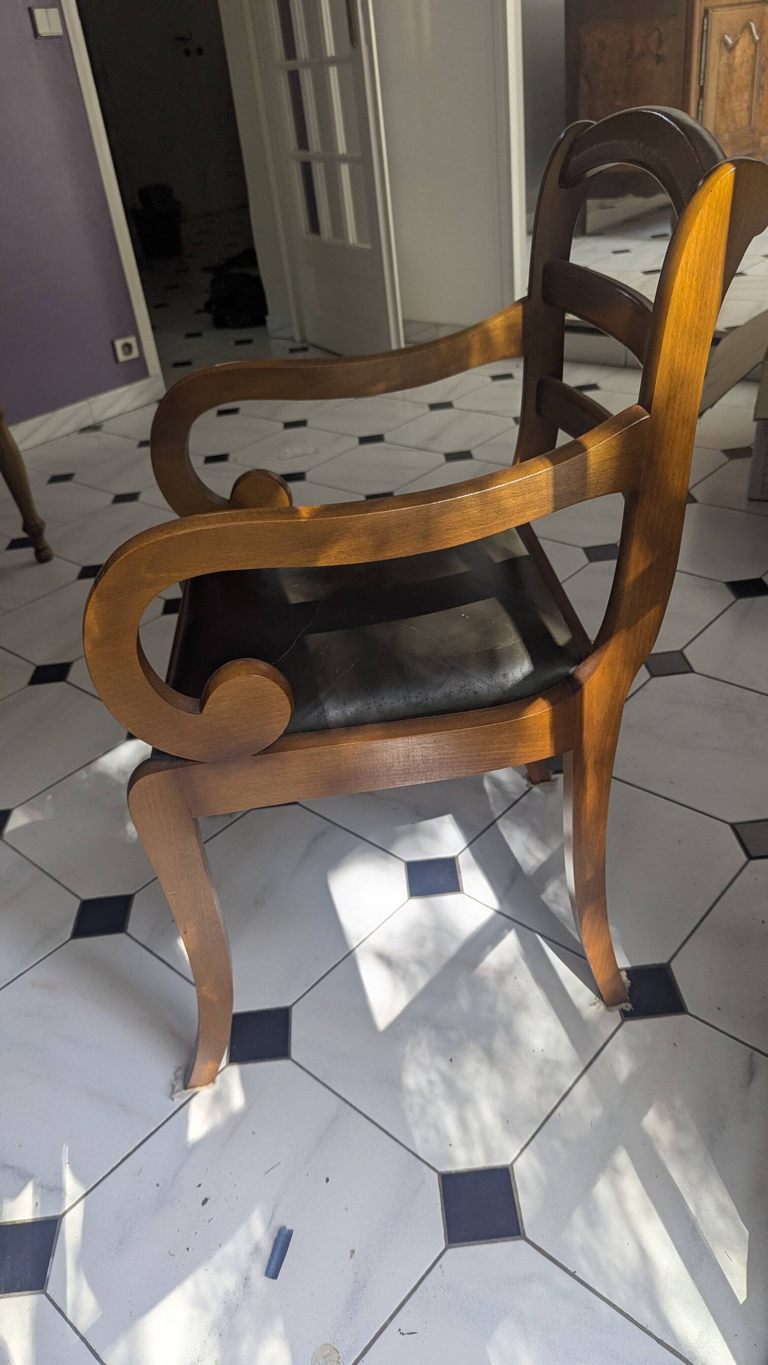 Fauteuil de bureau ancien style Directoire / Restauration en bois massif