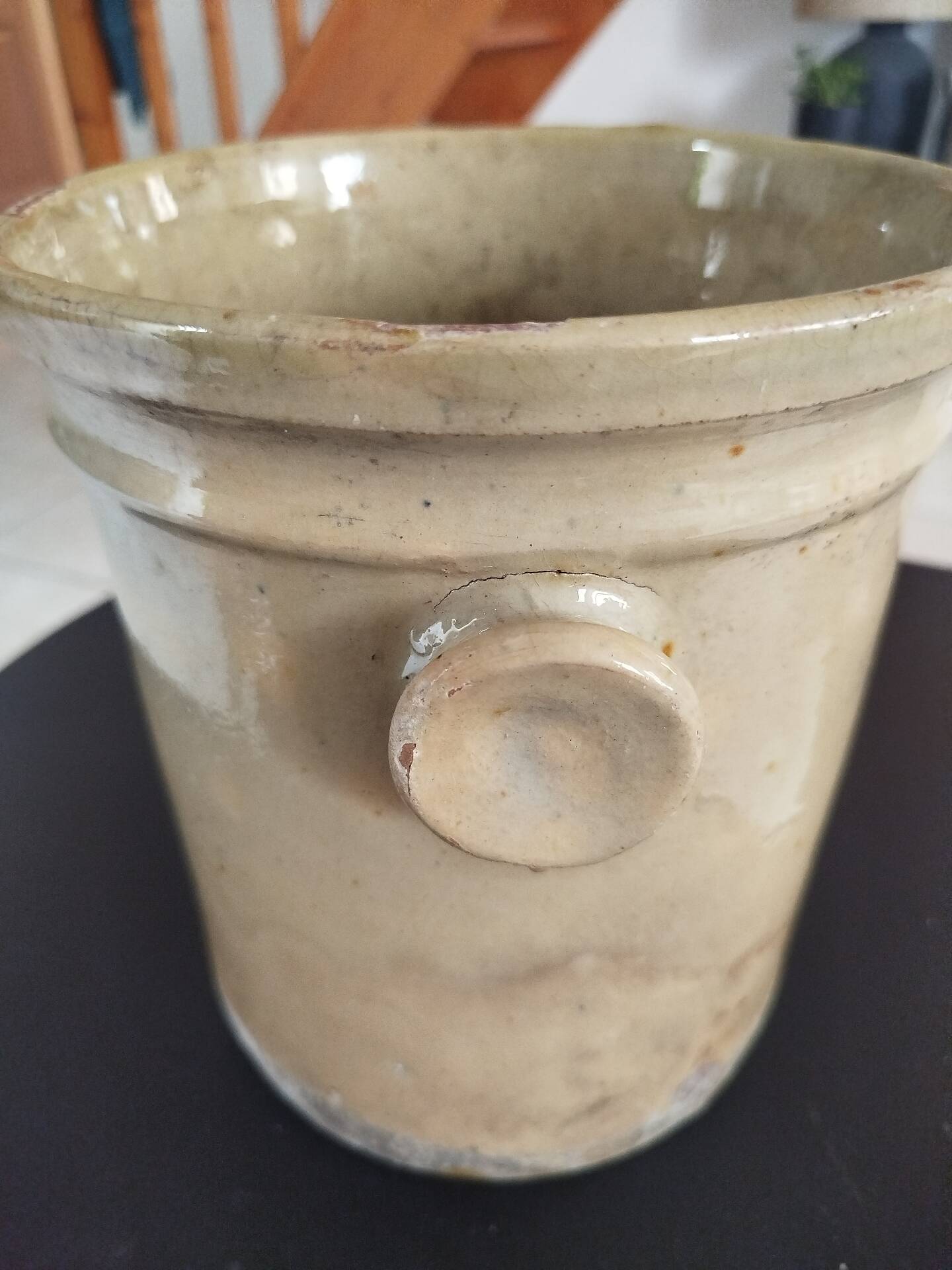 Pot to confit in earth