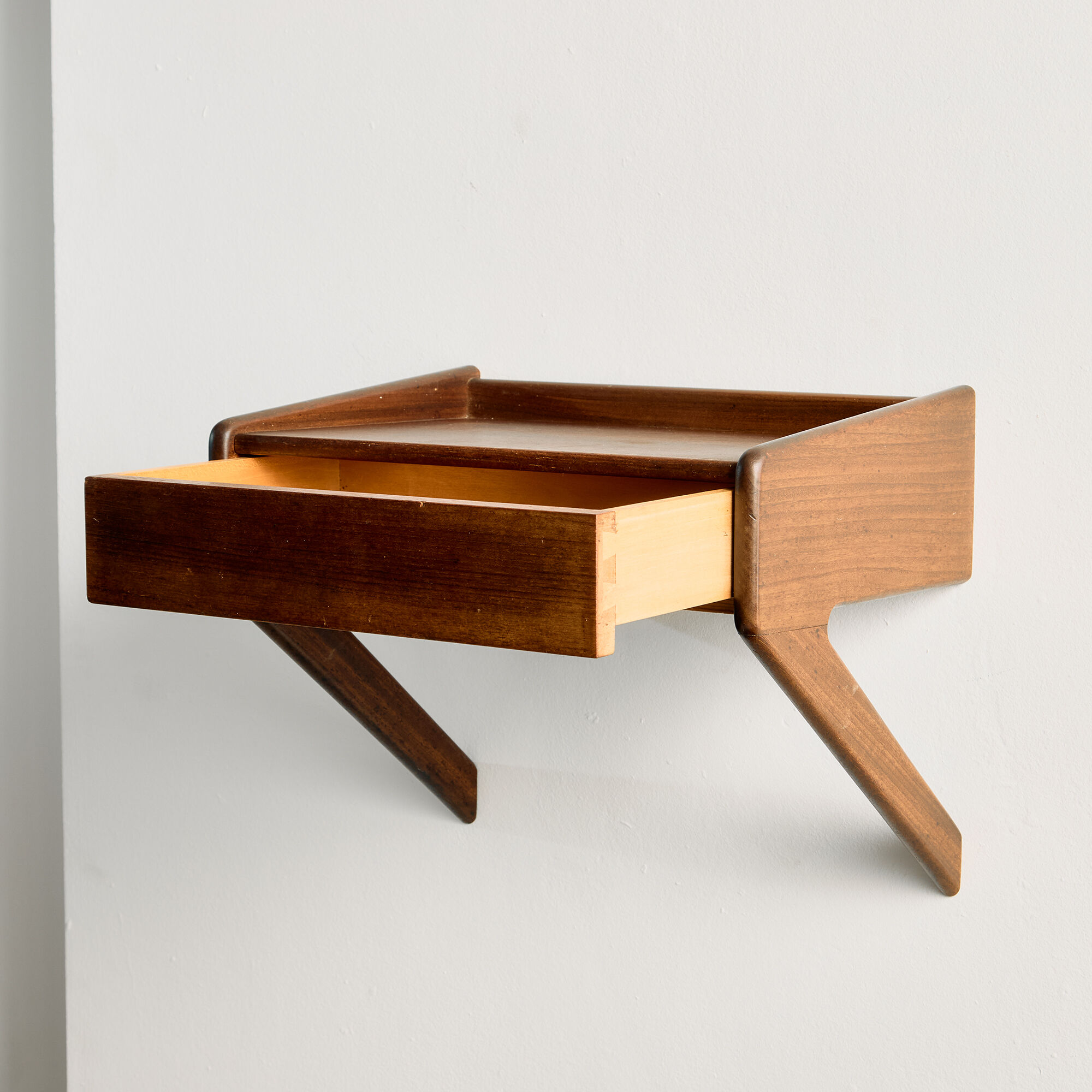 Floating bedside table in teak by Sigfred Omann for Ølholm Møbelfabrik