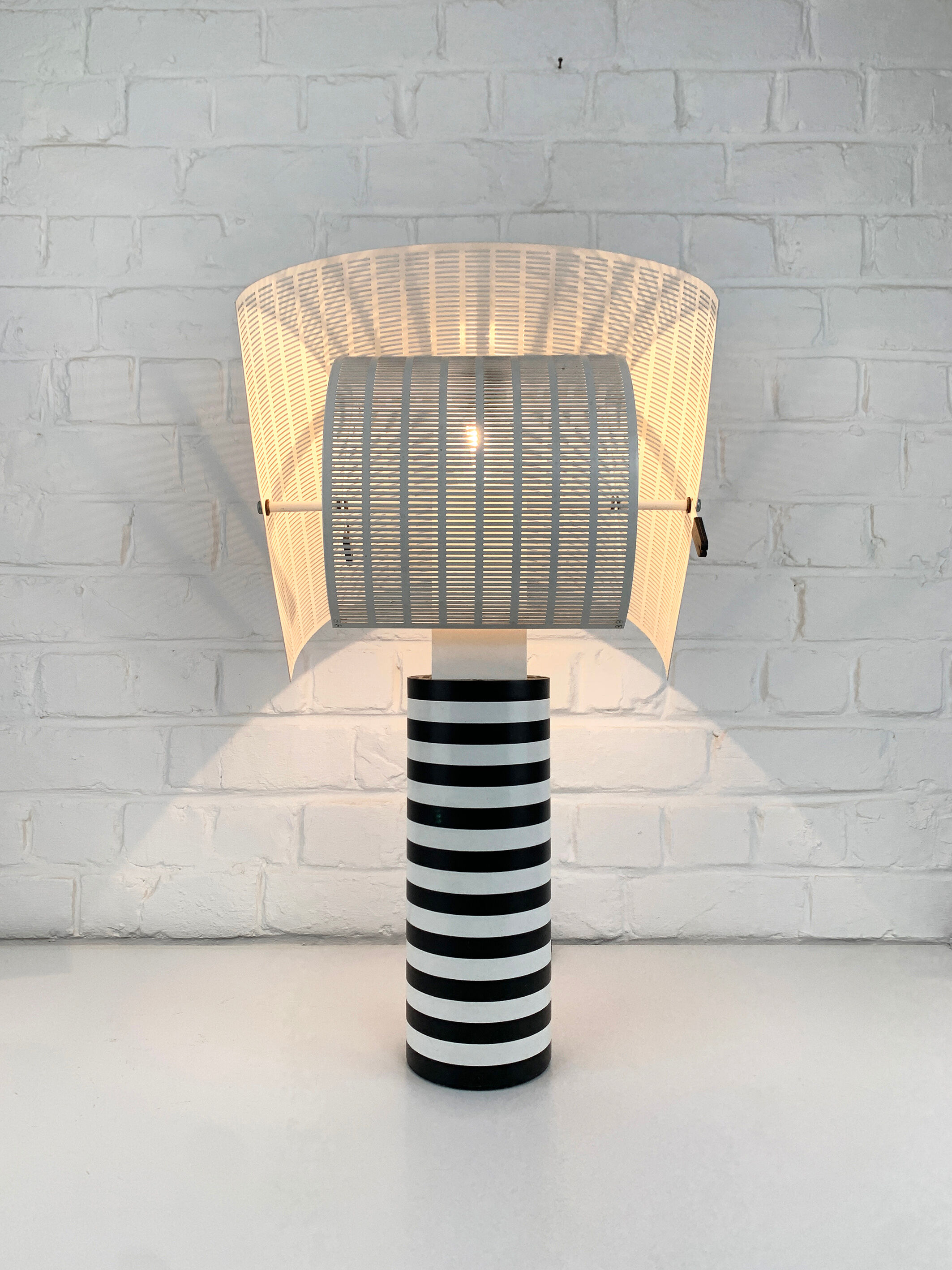 Postmodern table lamp Shogun Design Mario Botta for Artemide, 1980