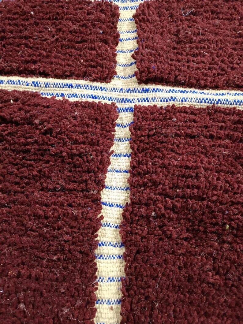 Handmade Moroccan wool Berber rug size 140 x 260 cm