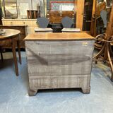 C19th Mahogany Chest Of Drawers Of Serpentine Outline