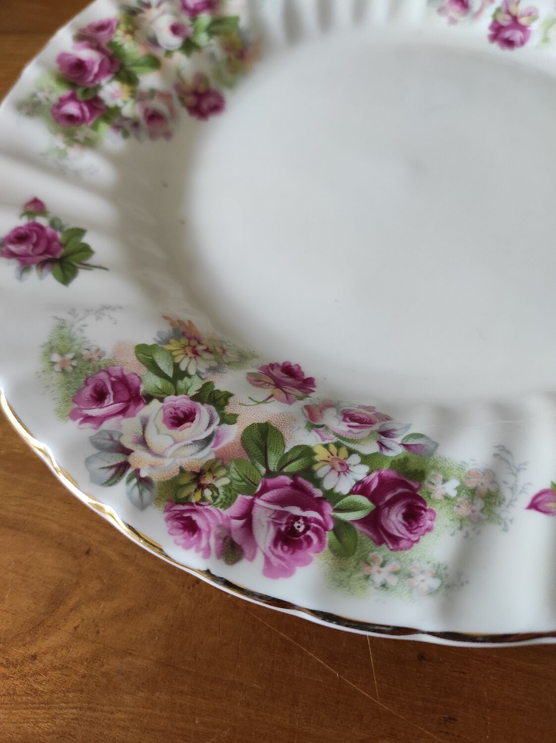 Crownford Giftware Corp Plate