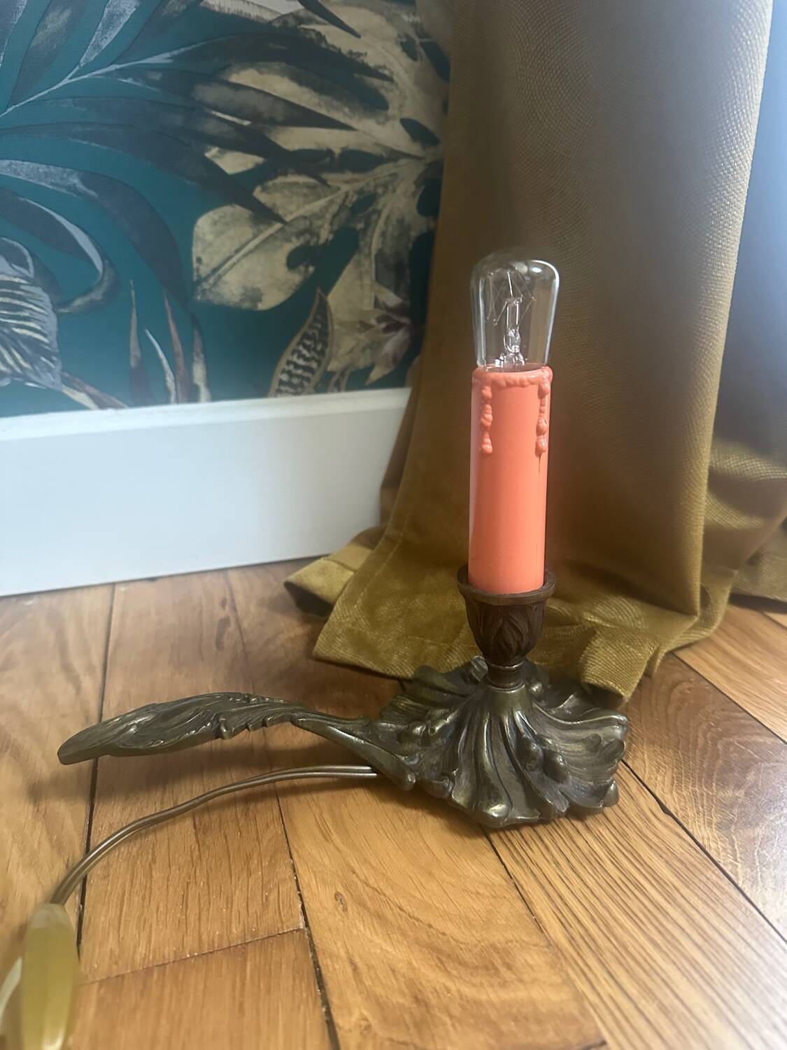 Antique bronze mirror wall light