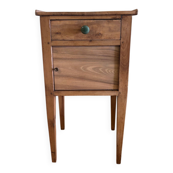 Table de chevet en bois brut rénovée