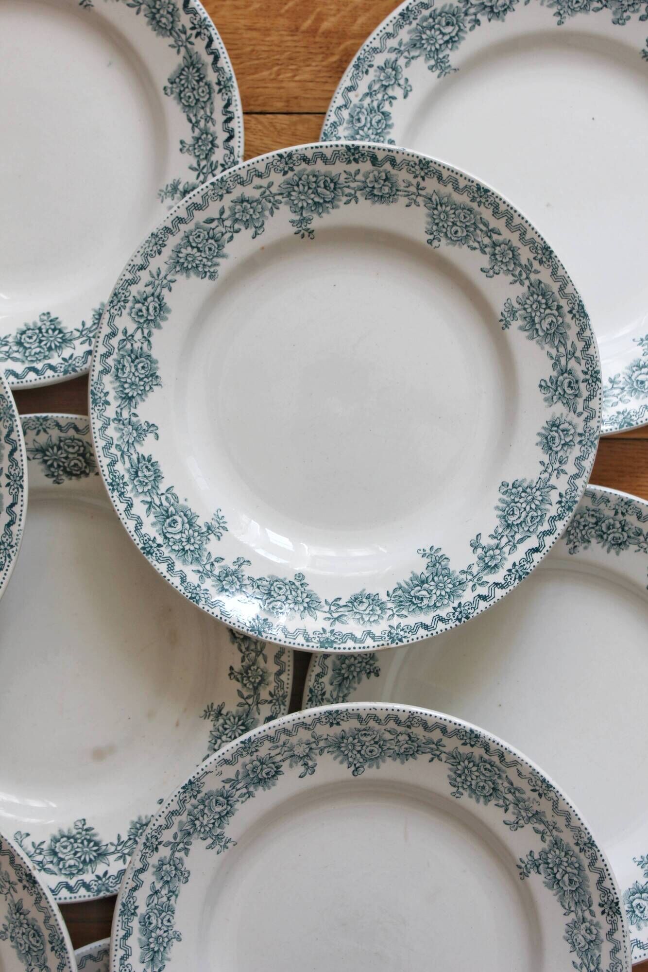11 flat plates in iron earth "Argenton" Saint Amand early twentieth century