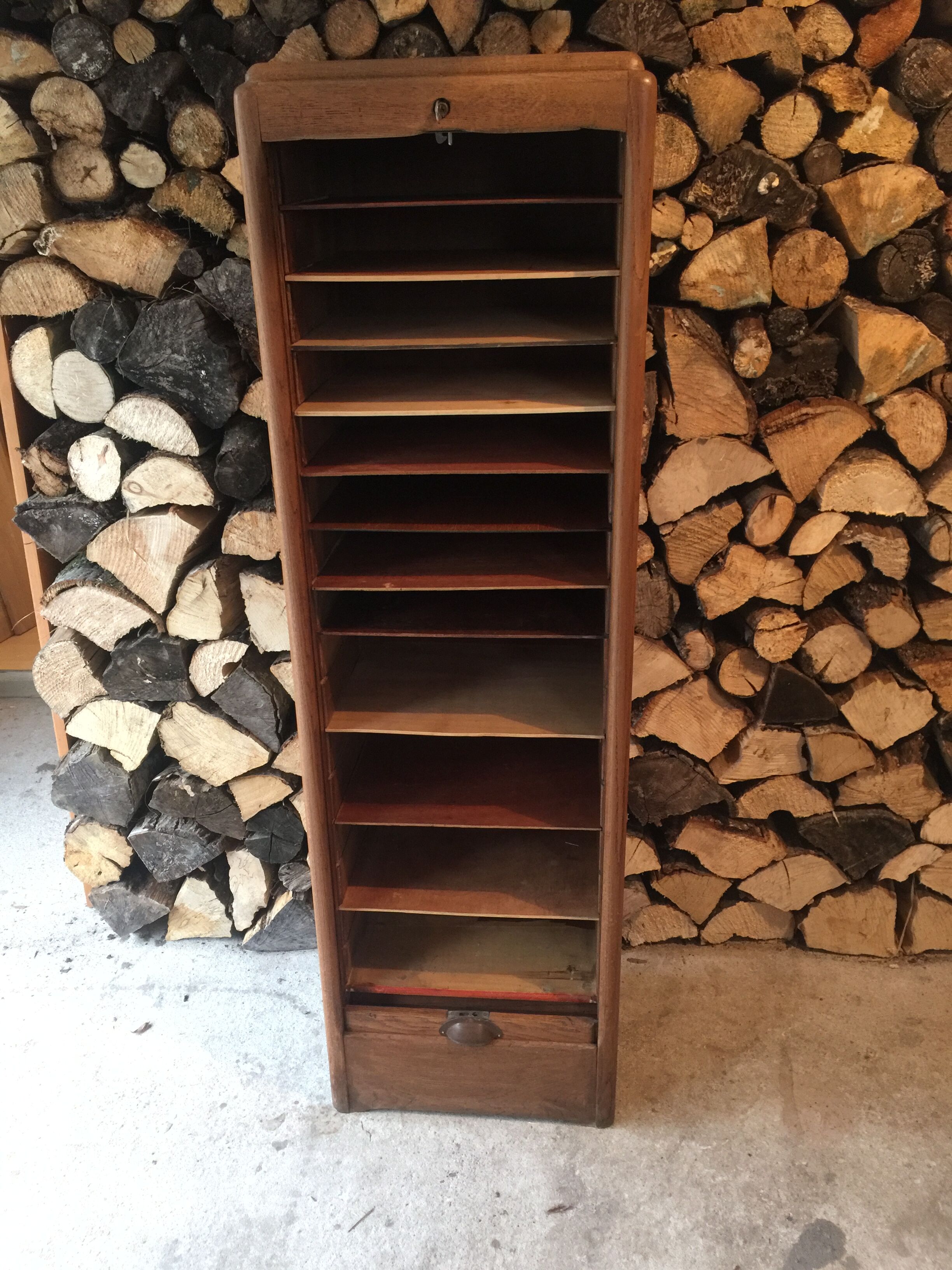 Light oak curtain binder