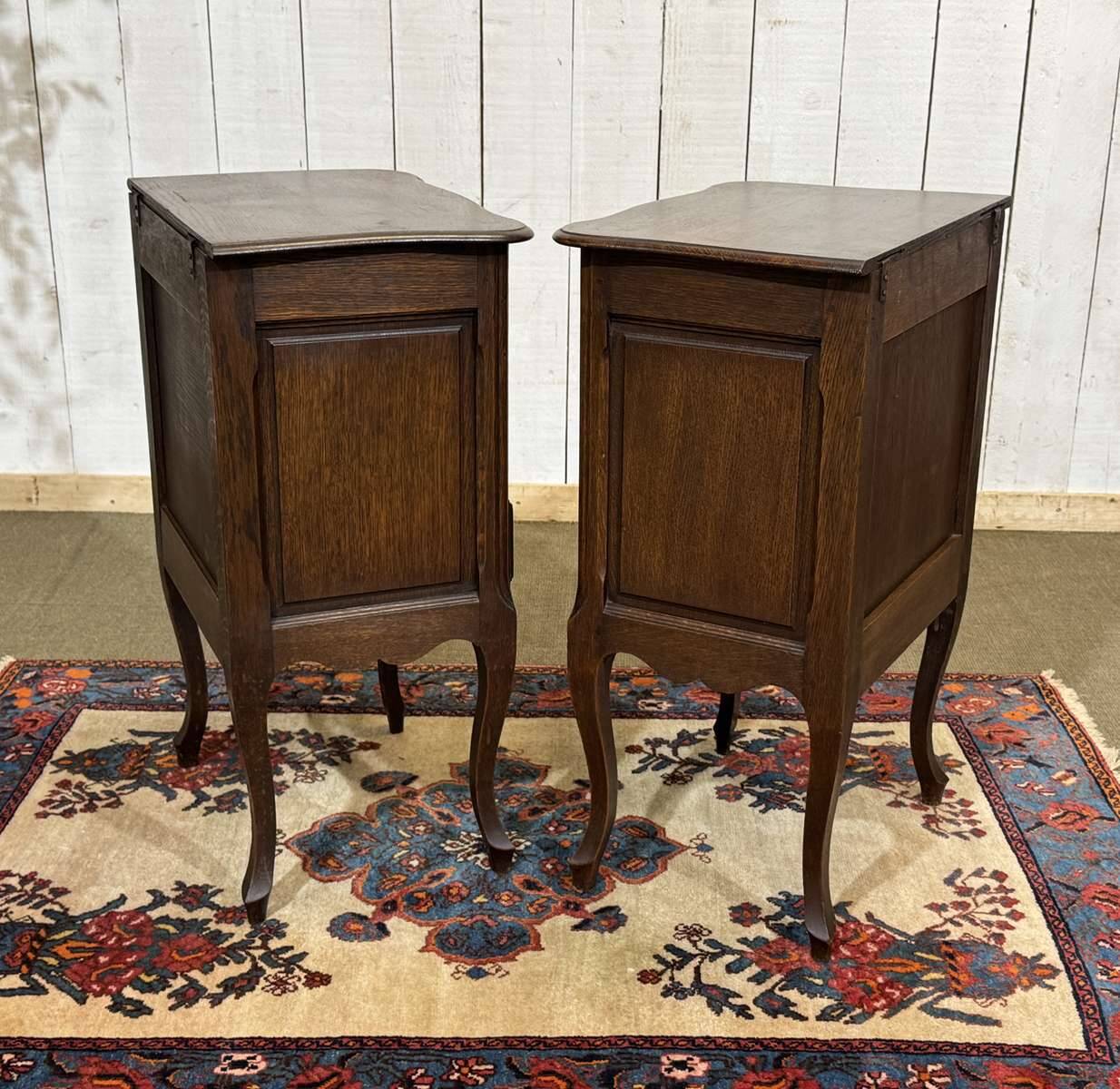 Pair of oak bedside tables in Louis XV style from the 1950s.