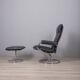 Fauteuil et repose-pieds en métal et cuir, Italie années 1970