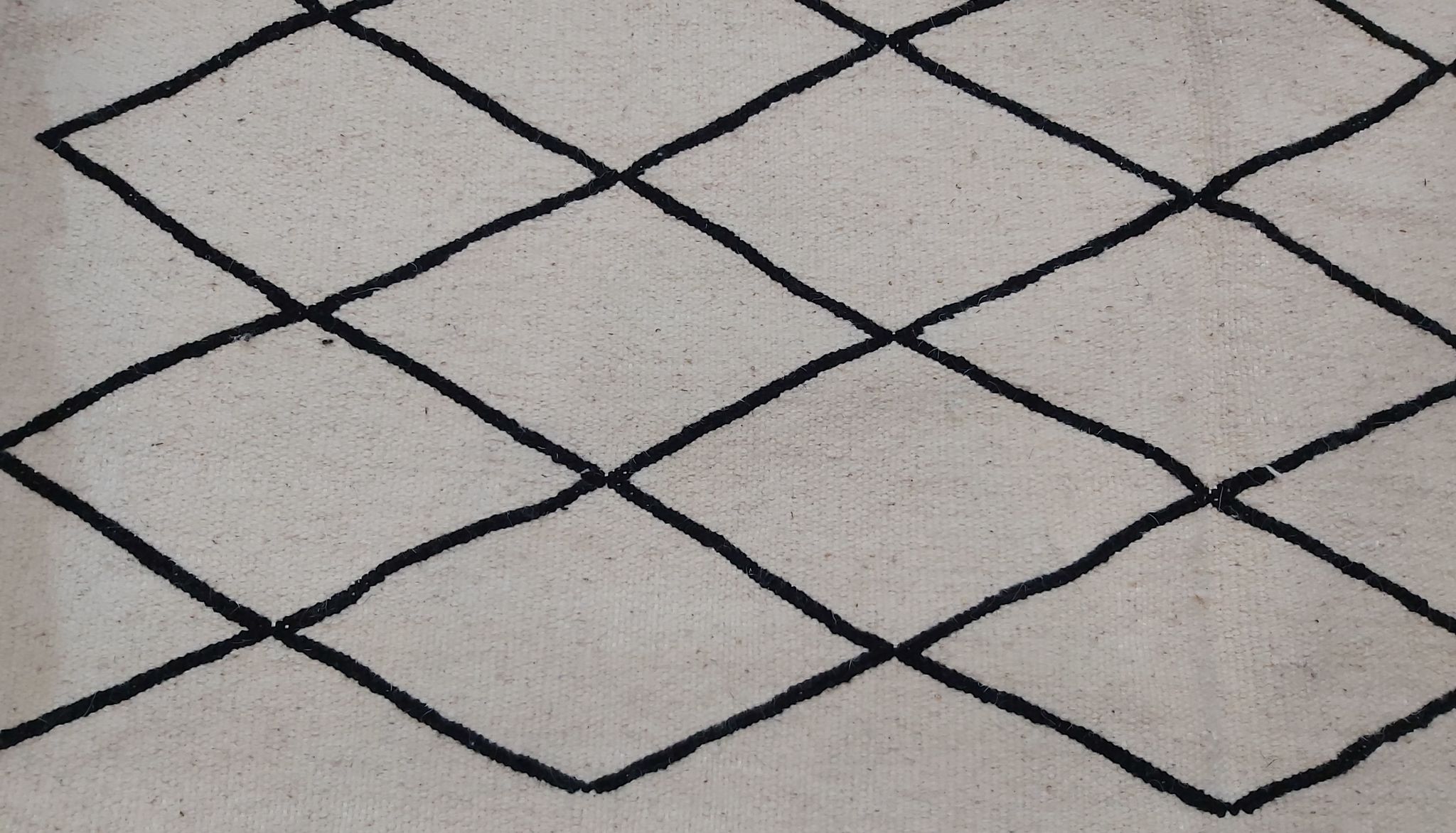 Handmade white and black Berber carpet 245x156cm