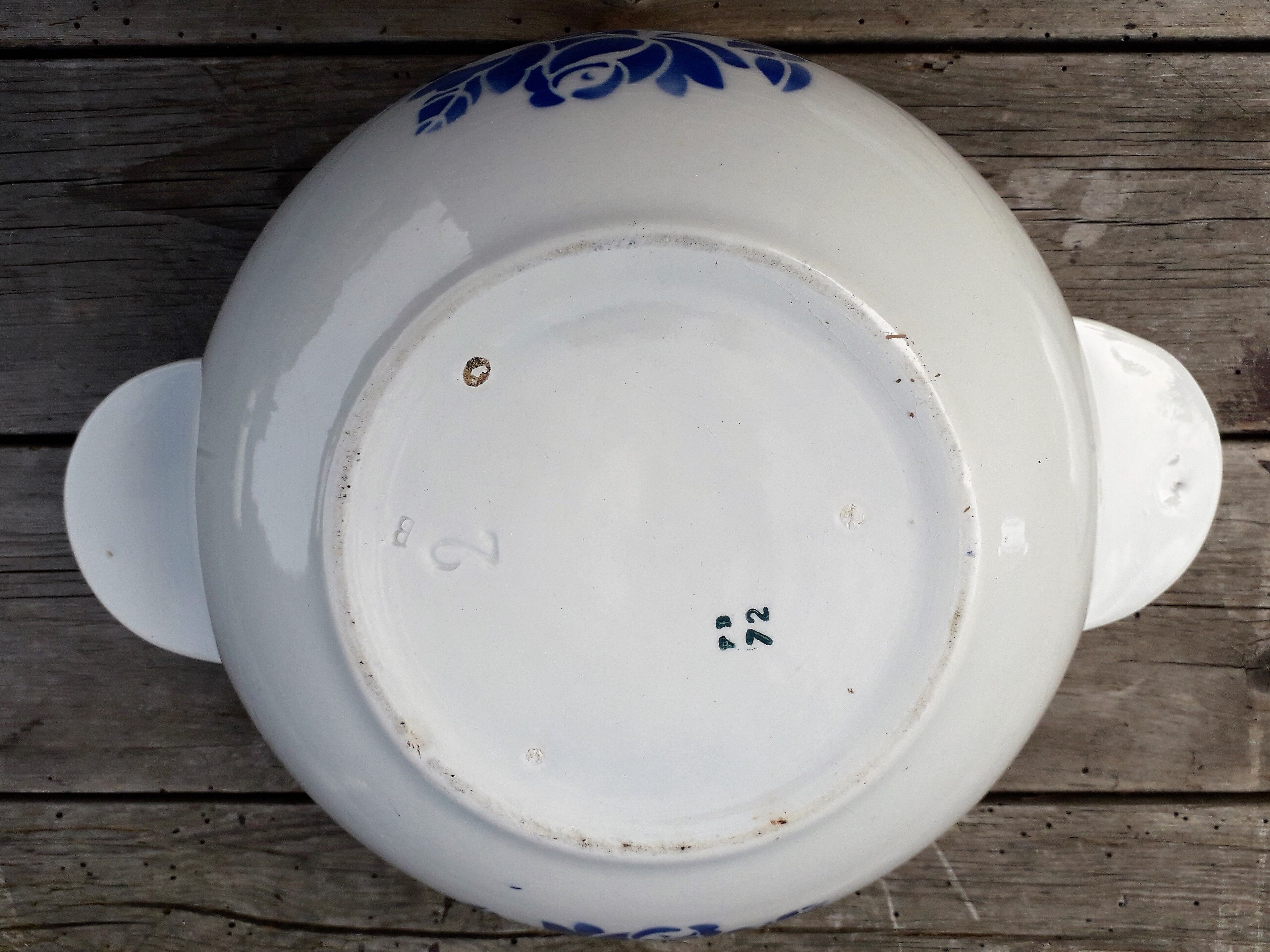 Soup tureen bondavilliers