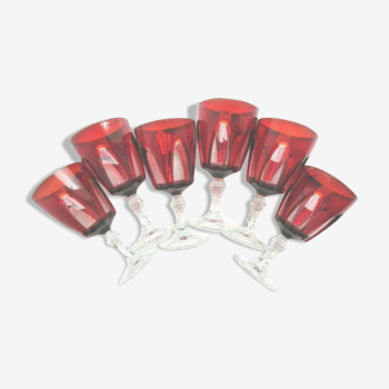 6 verres à pied incolore au buvant rouge sculpté de 5 pétales incolores Art Déco