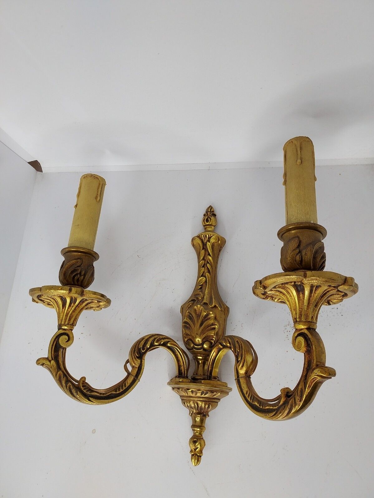 Wall lamp style Louis XV in bronze