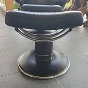 1 Stressless Jazz armchair - black leather and its ottoman