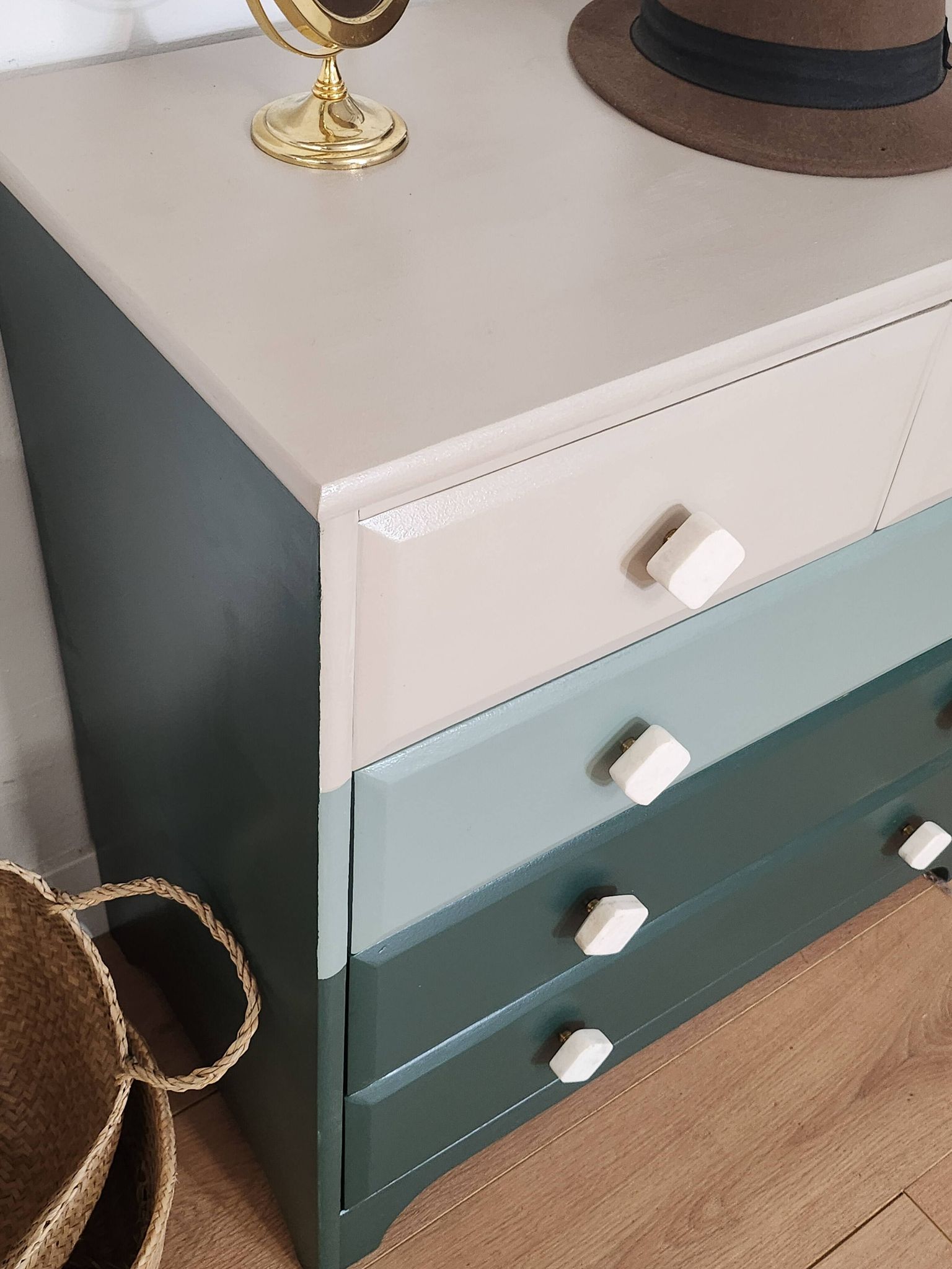 Spring commode 3 colours