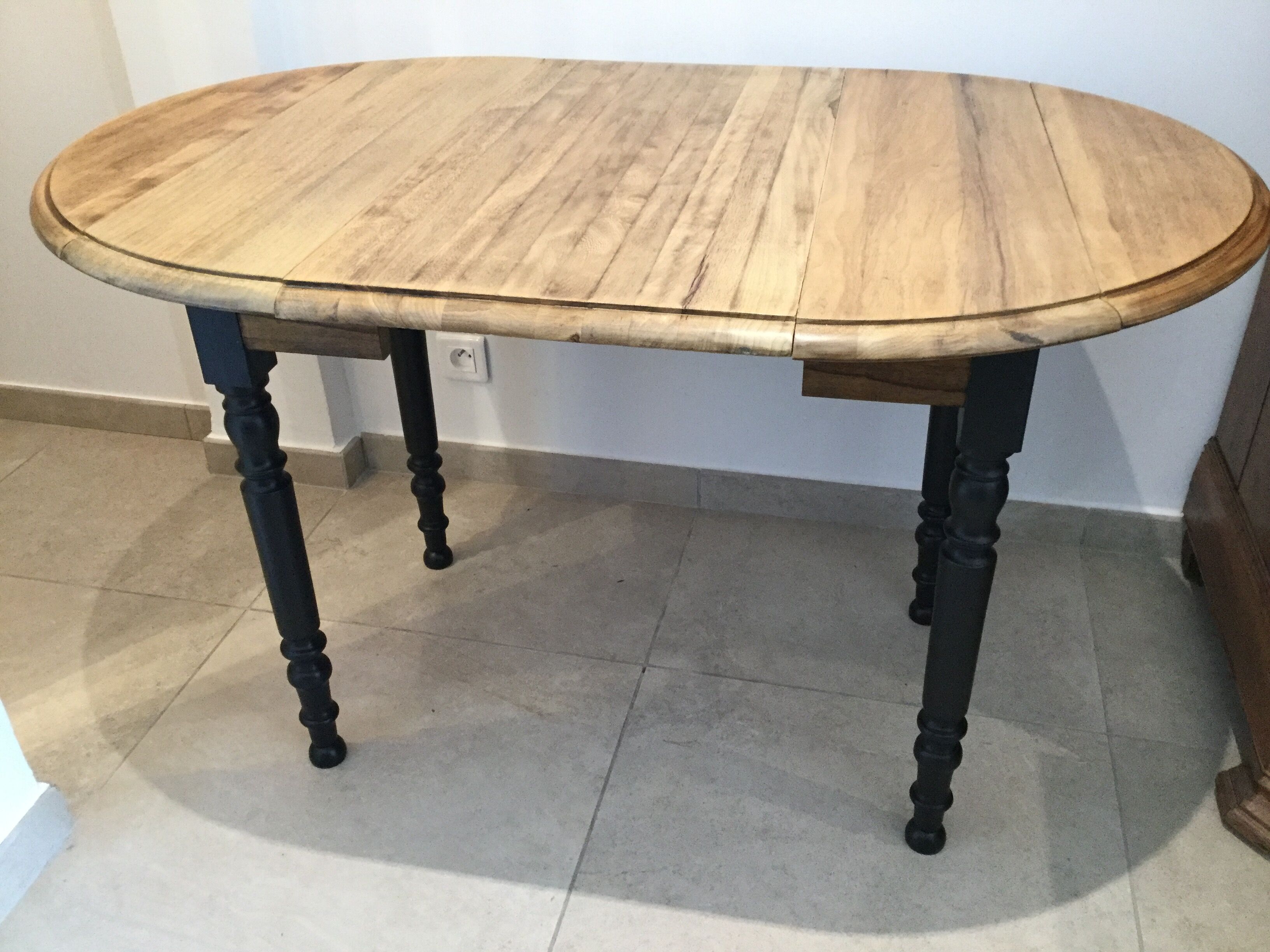 Round table wood diameter 81 cm