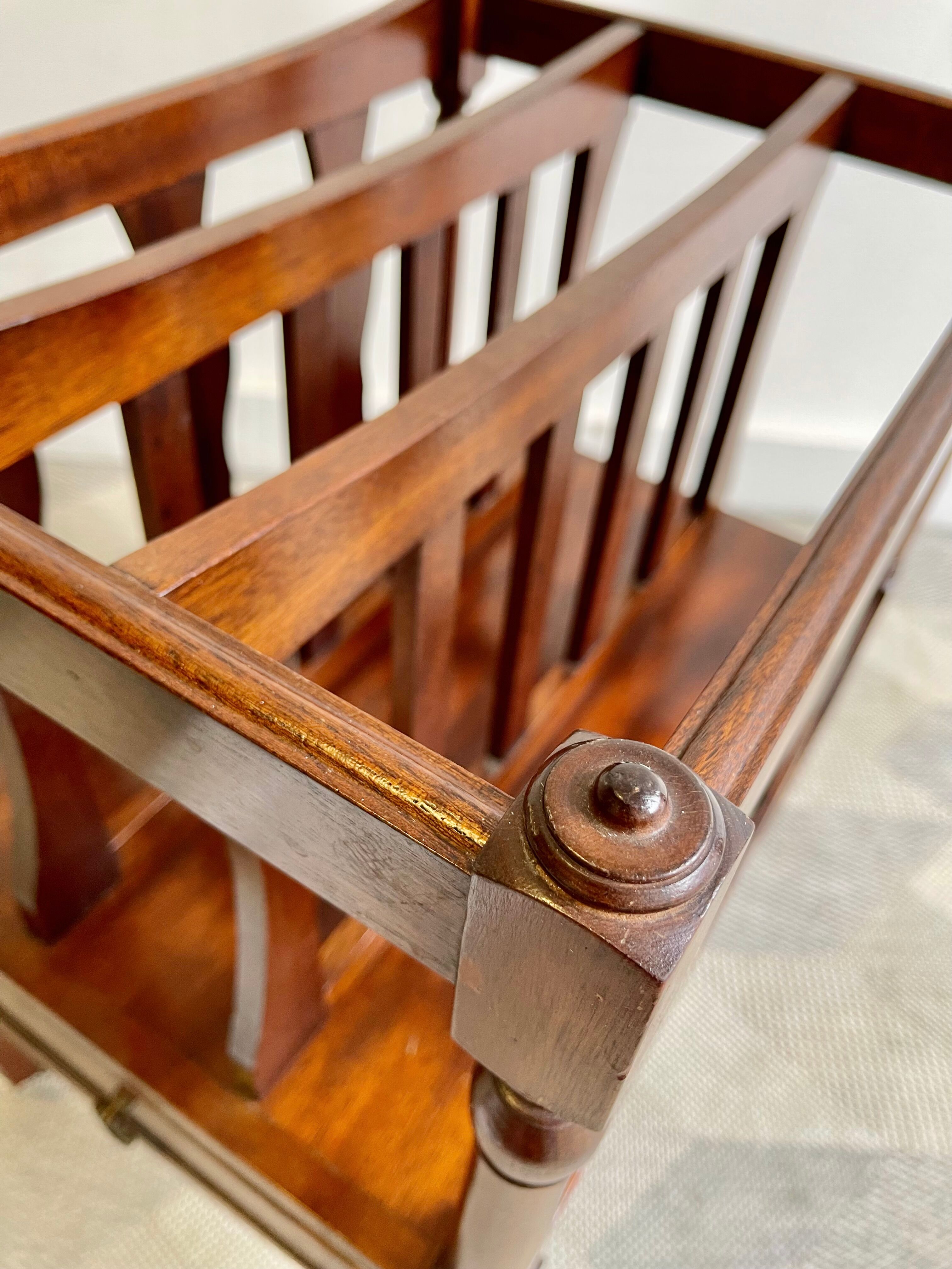 Porte-revues Canterbury