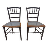 2 chaises cannées en bois de qualité