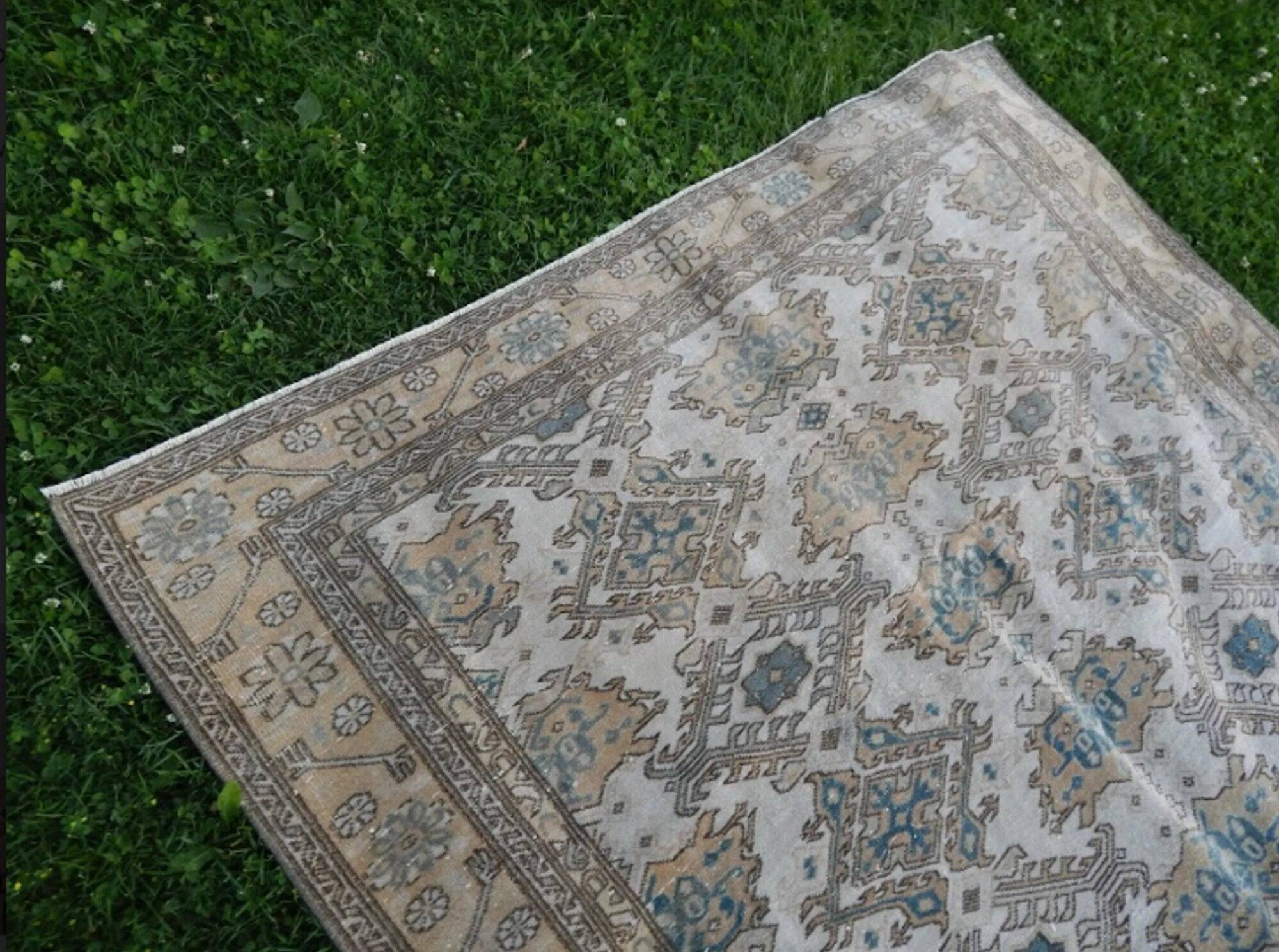 Vintage handmade Turkish rug 145x270 cm
