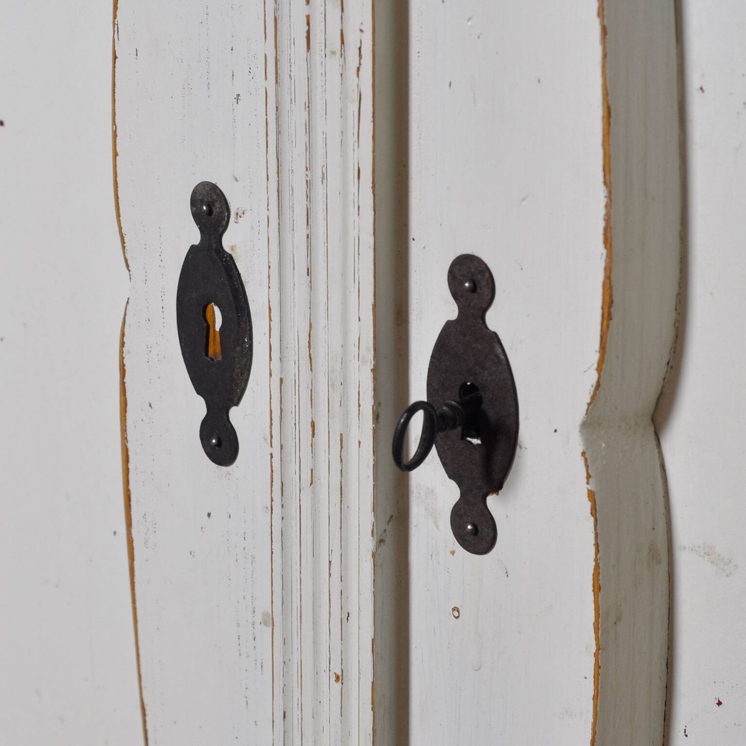 Antique pine sideboard, circa 1910