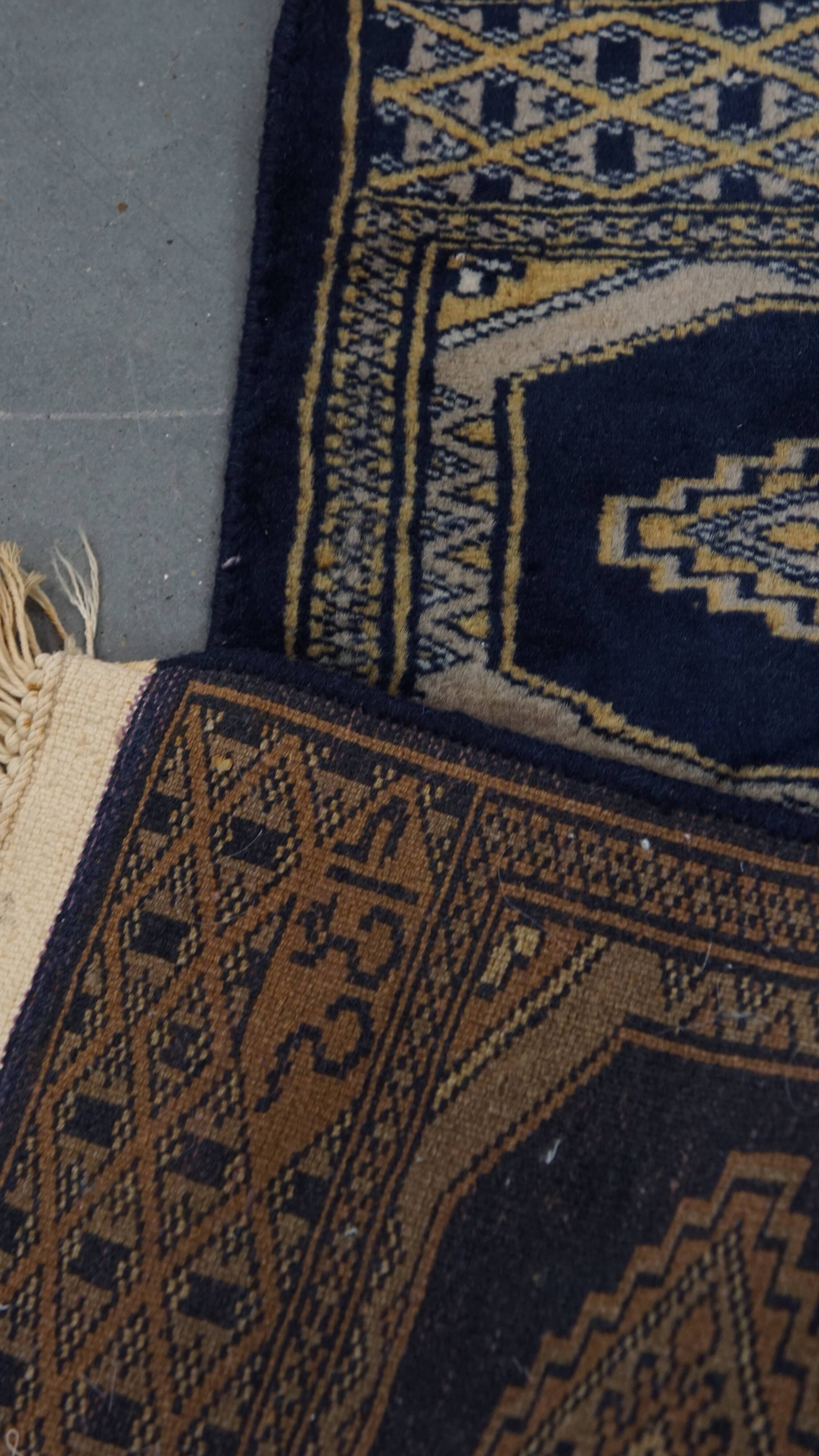 Rug / Runner in Blue and Beige Tones – 67x30cm