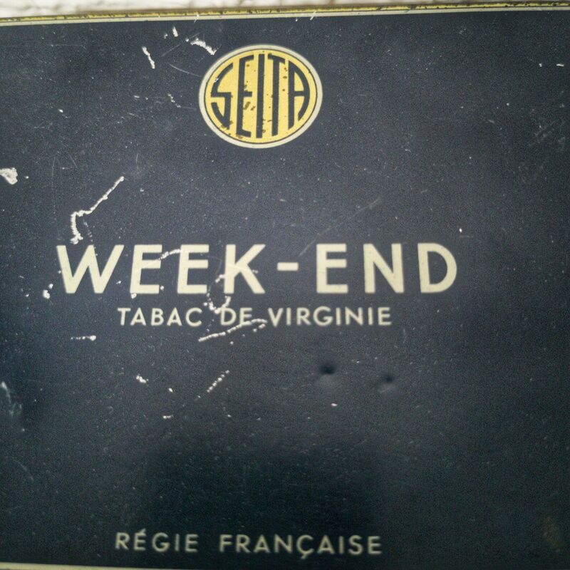 Box of cigarettes "WEEKEND"