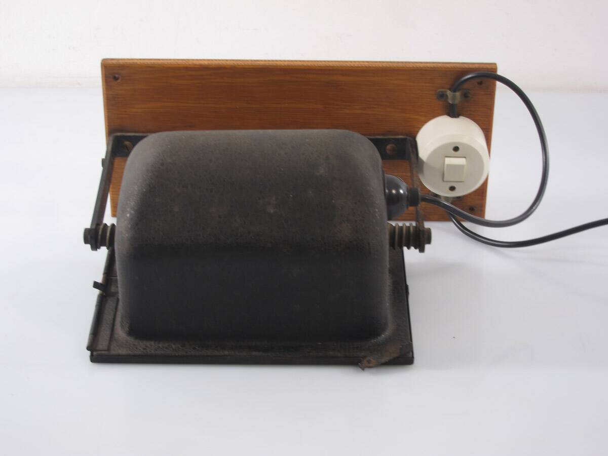 AGFA 1930s Bauhaus darkroom lamp