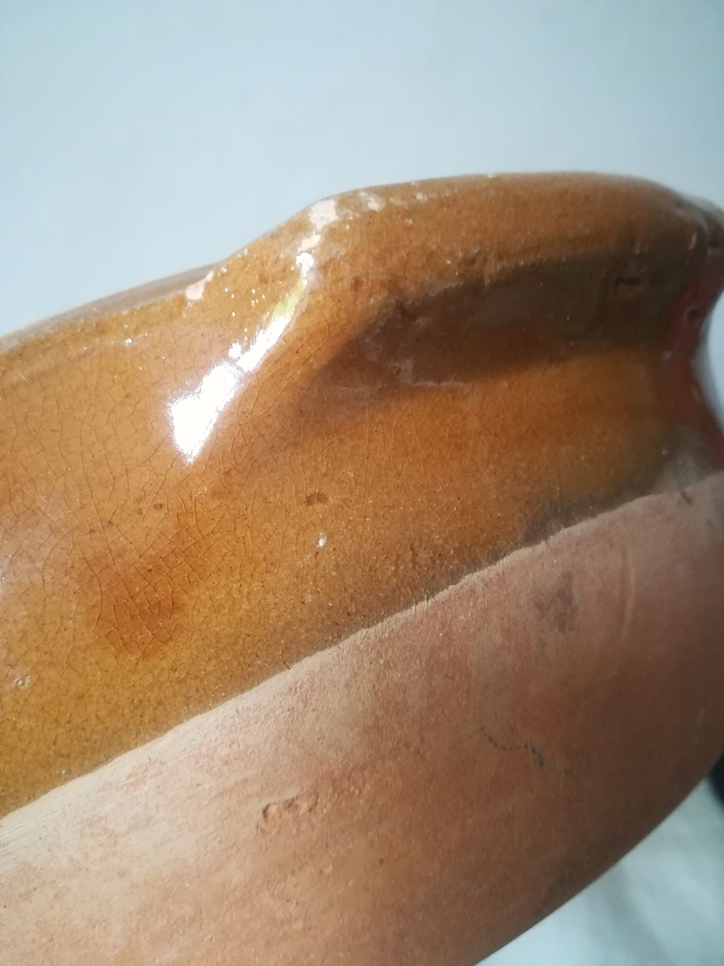 Enamelled terracotta dish