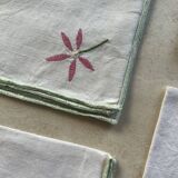 Set of 4 embroidery flower napkins