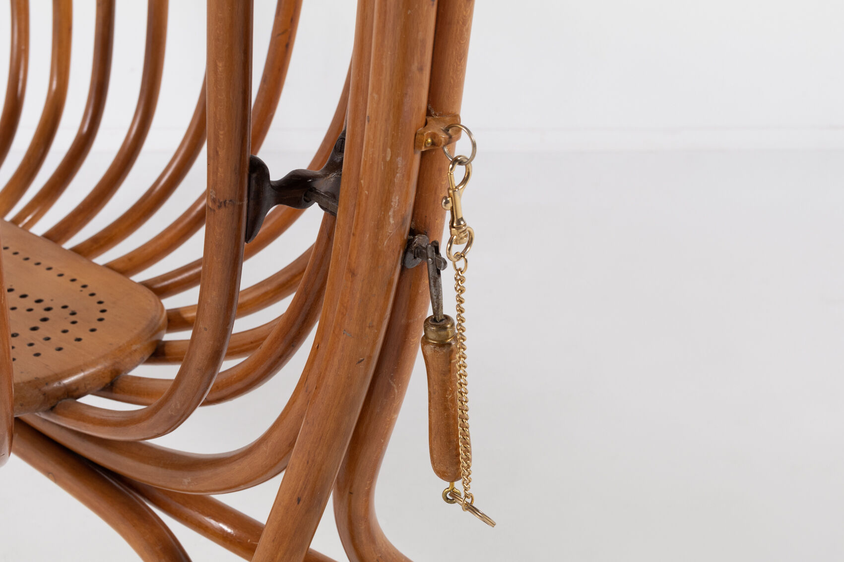 Baby cradle Thonet NR. 2