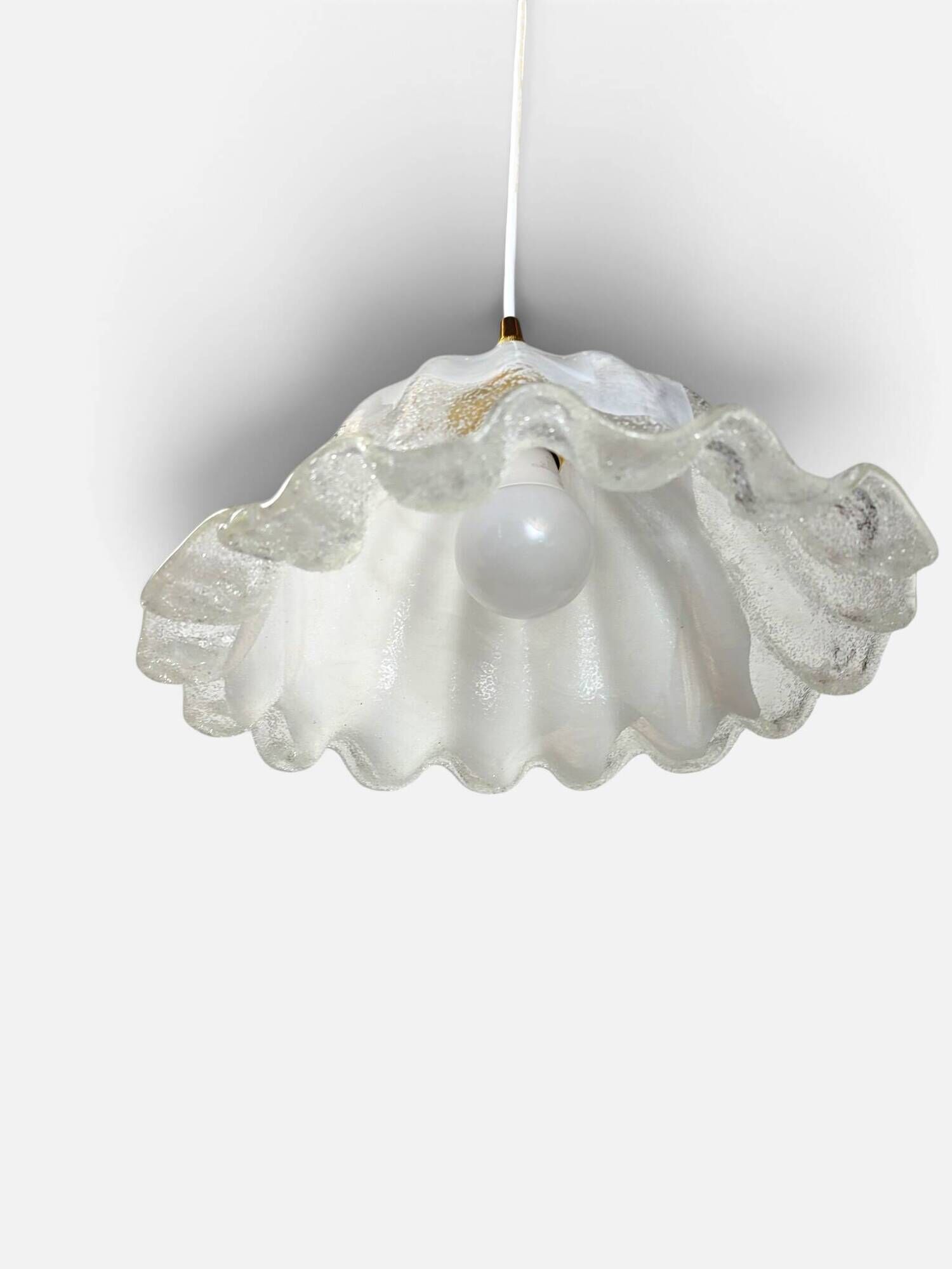 Suspension corolle 70s en verre de Murano texturé