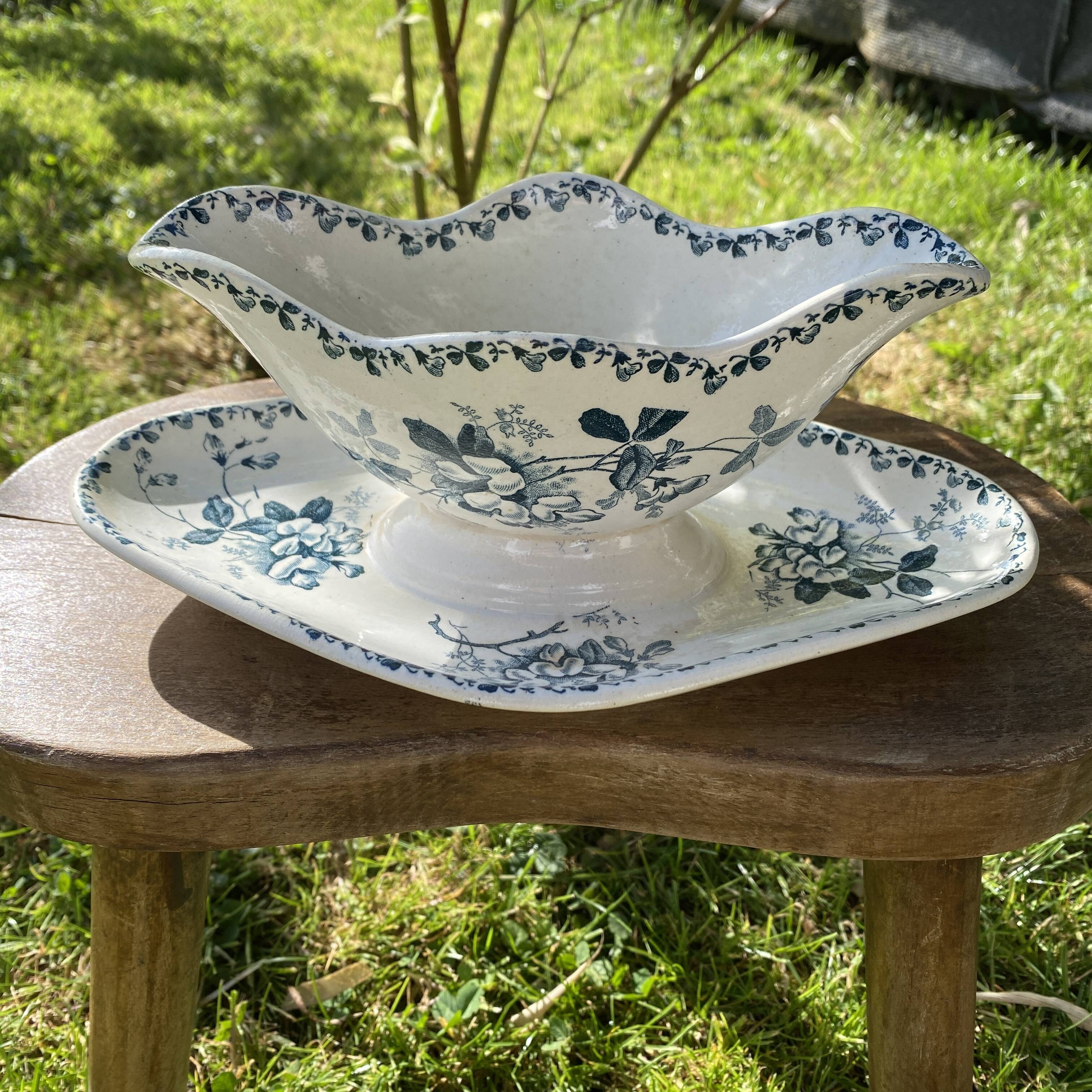 Ironstone sauce boat St Amand