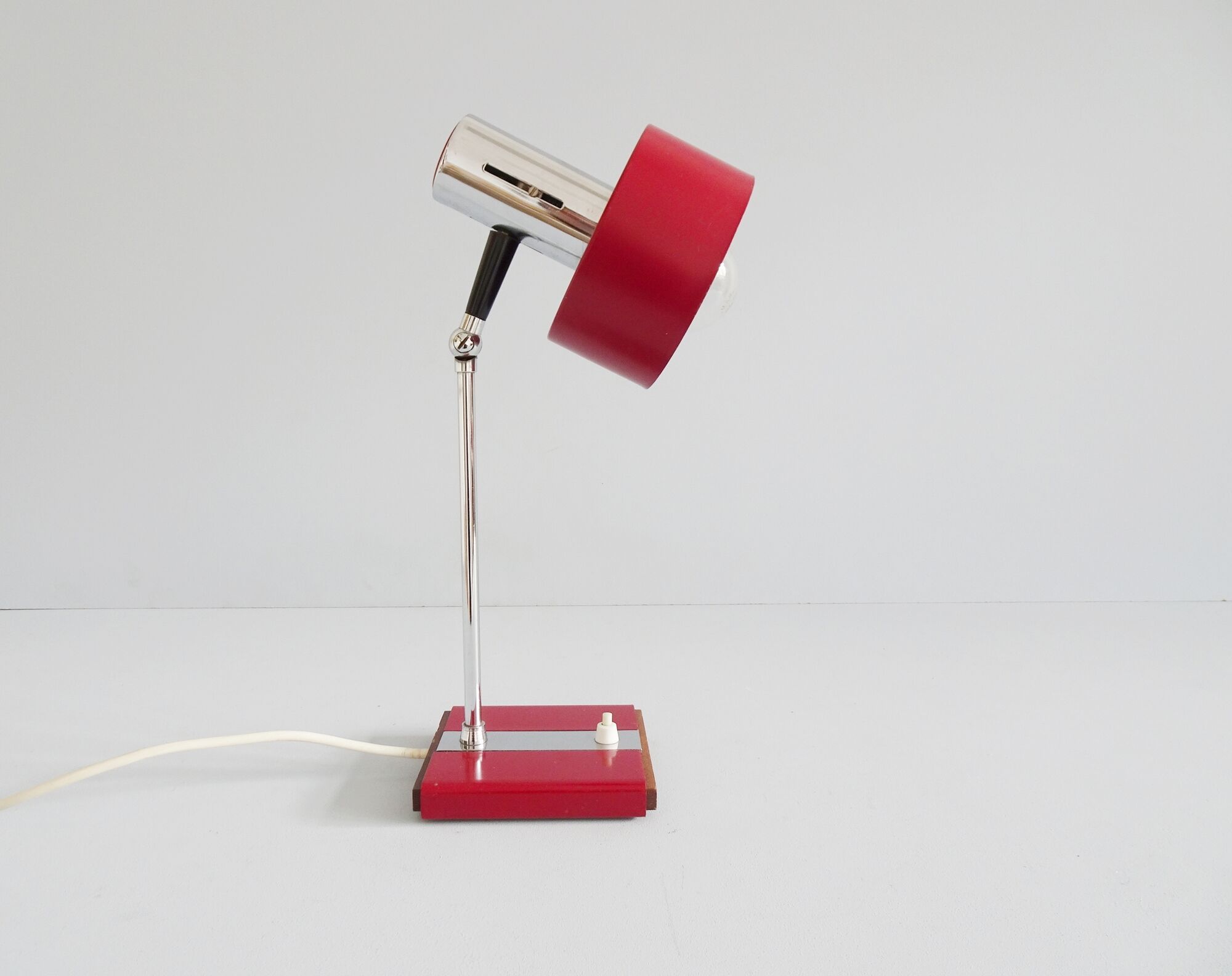 Mid century desk lamp burgundy with chrome and wood, red table lamp 1960s