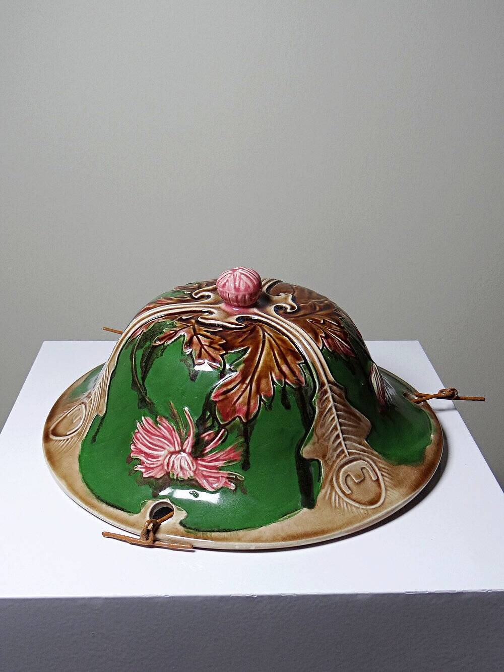 Antique planter suspension from the 19th-20th century in Art Nouveau majolica.