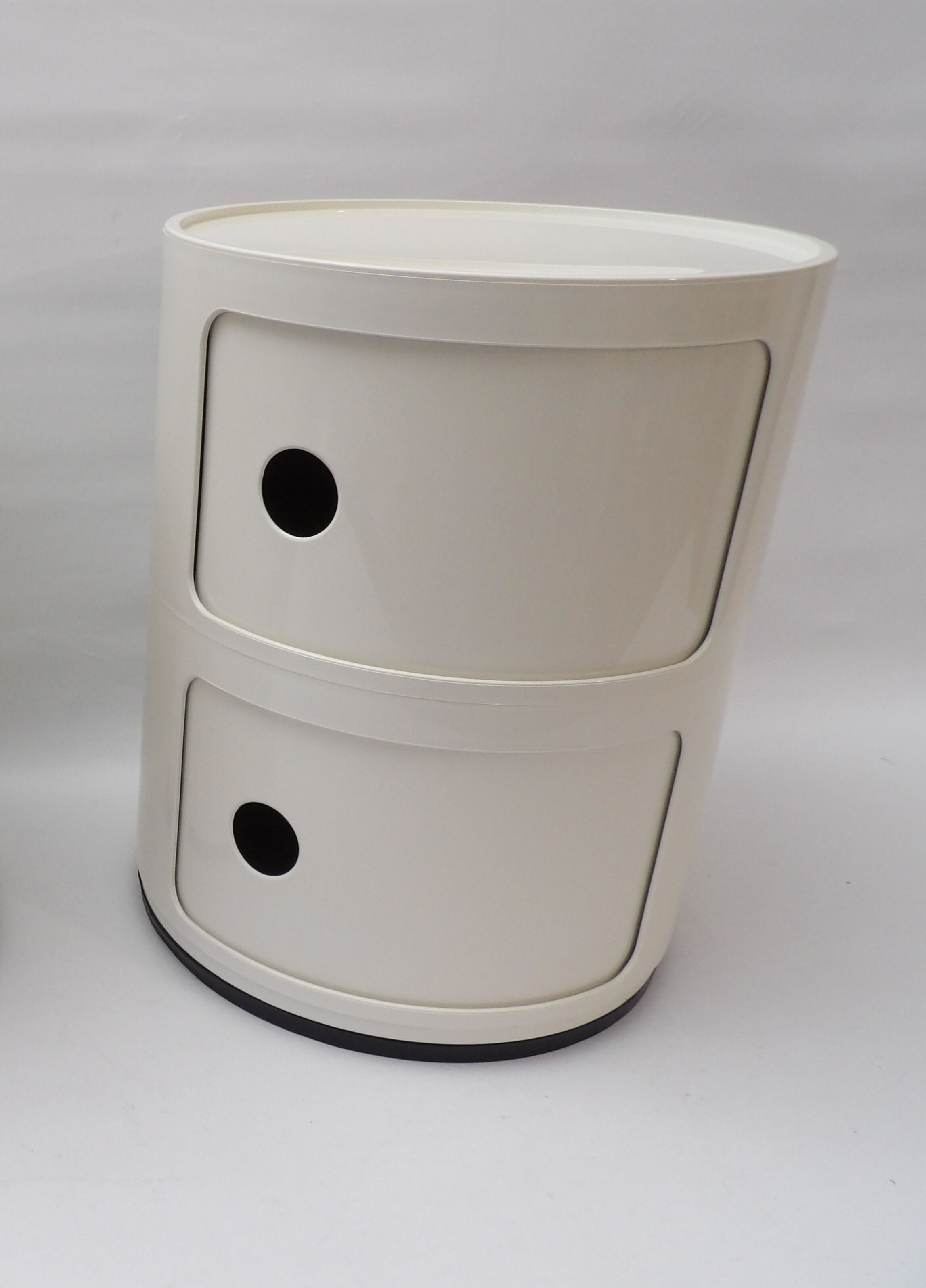 Table d'appoint Kartell par Anna Castelli