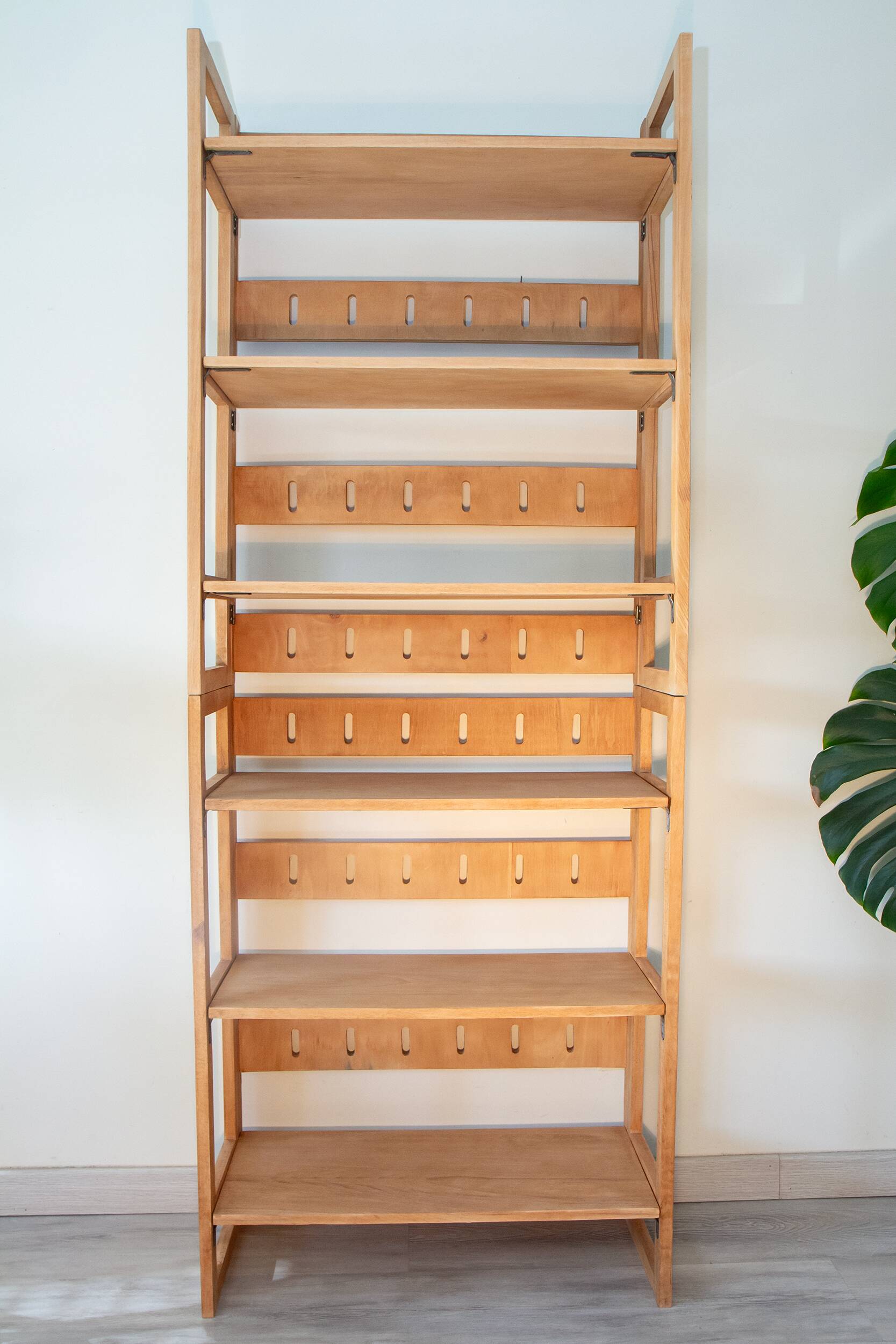 Double folding bookseller shelves from the 1960s.
