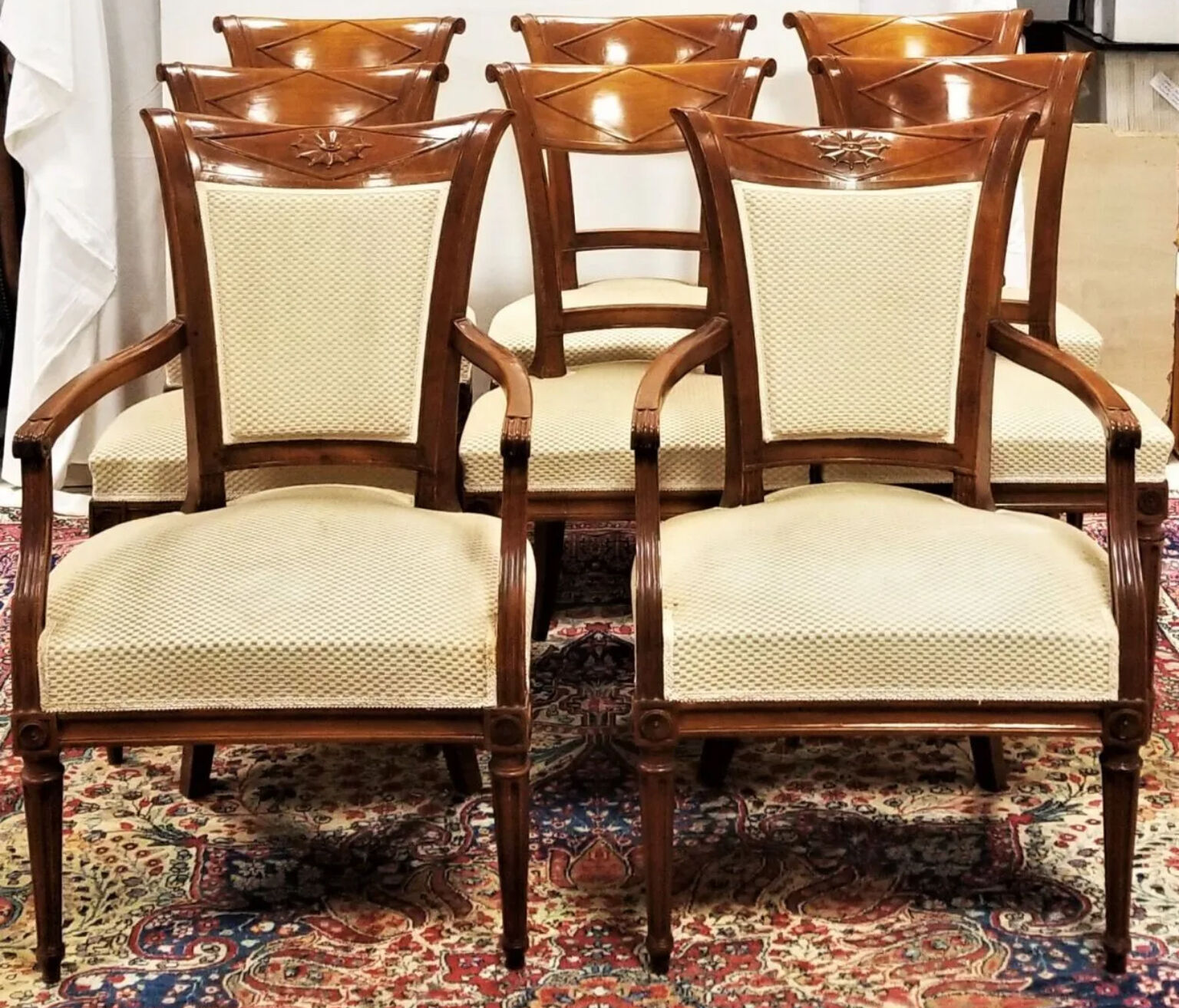 Ensemble de 6 chaises et 2 fauteuils de style directoire