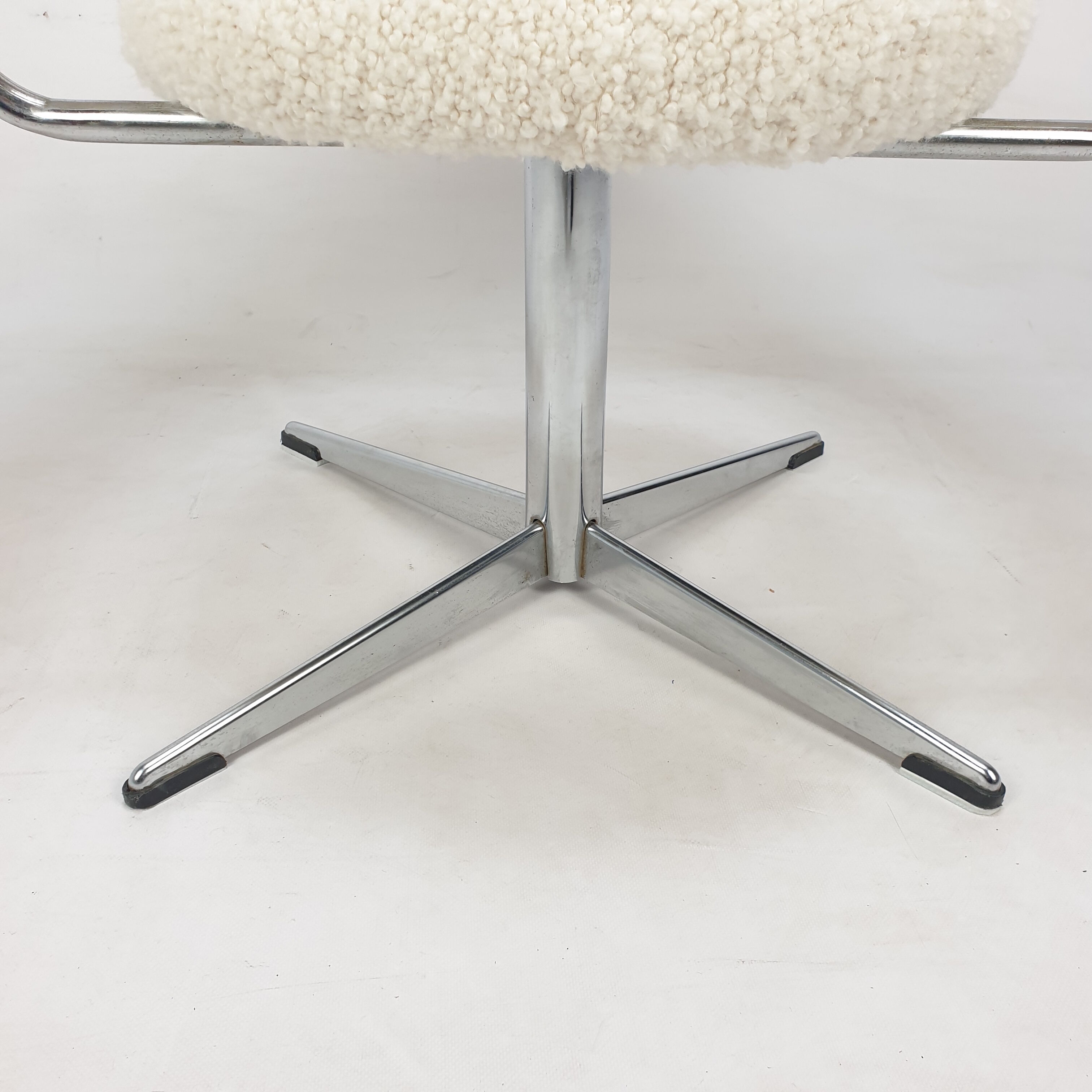 Ensemble de 2 fauteuils ronds, années 1970