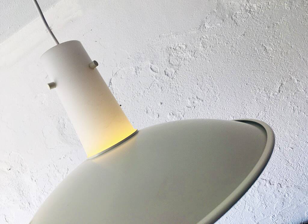 Suspension allemande opaline et métal, années 1960