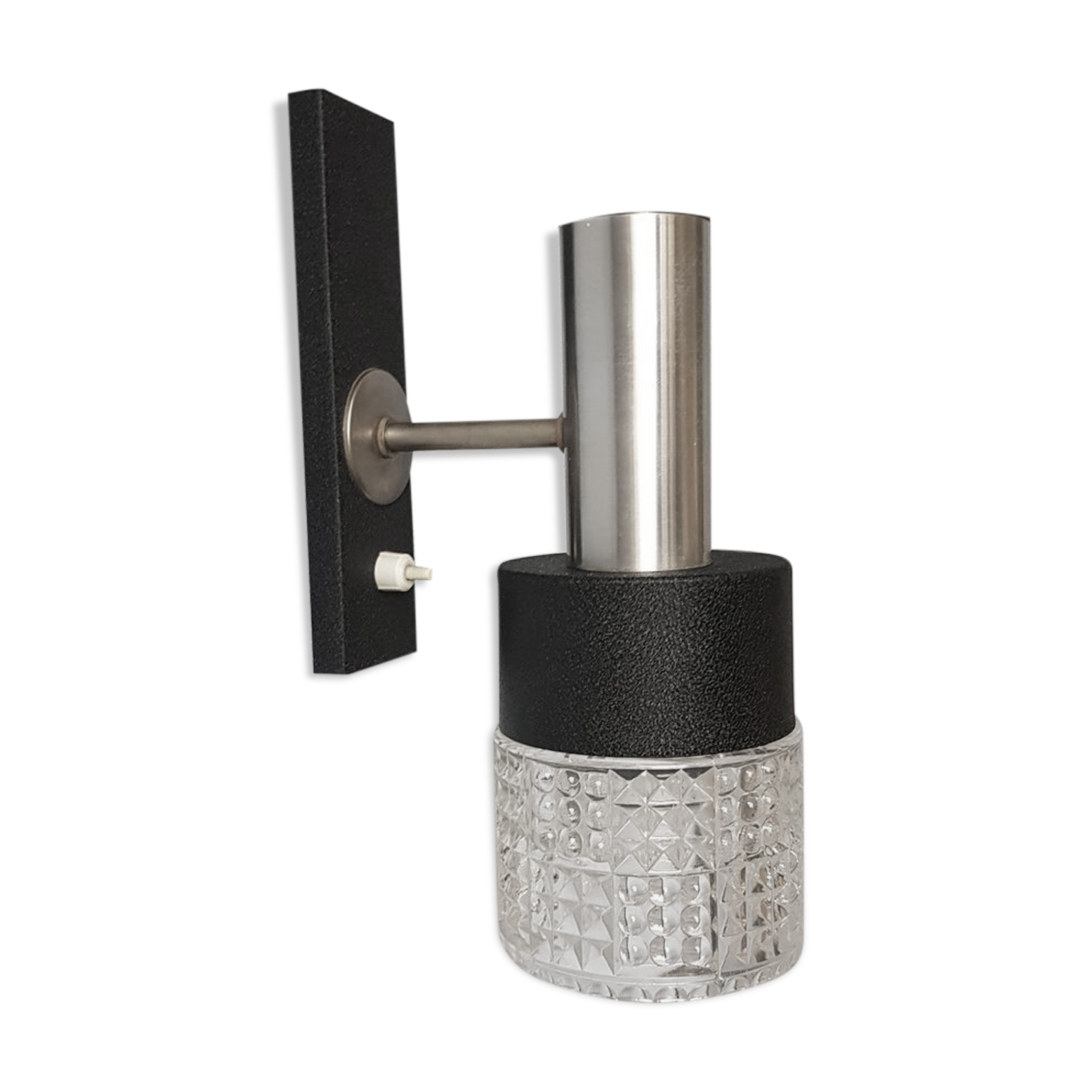 Chrome wandamp design applique with Philips 60s shadow glass