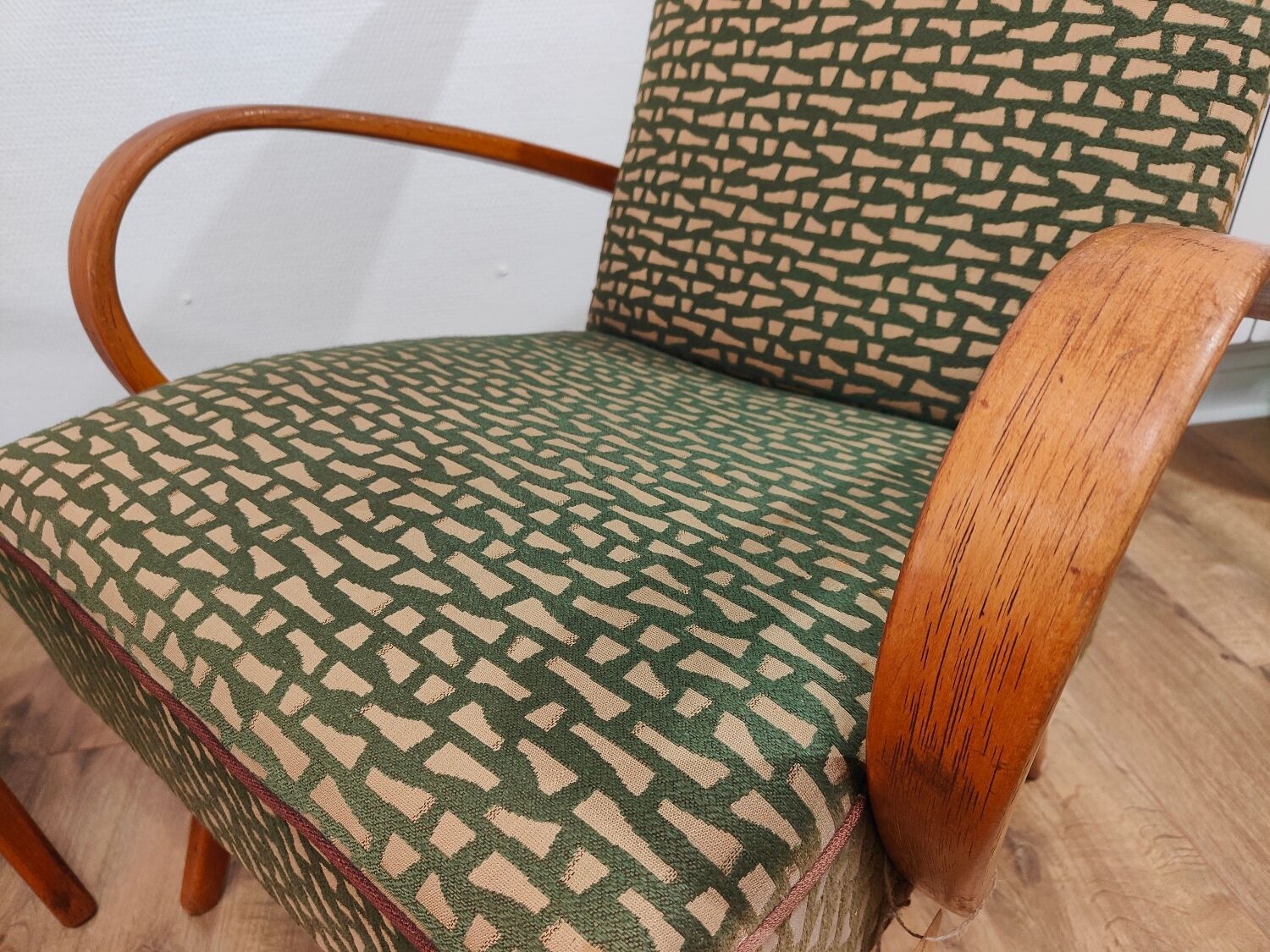 Paire de fauteuils 6952 par Jaroslav Smidek pour Ton