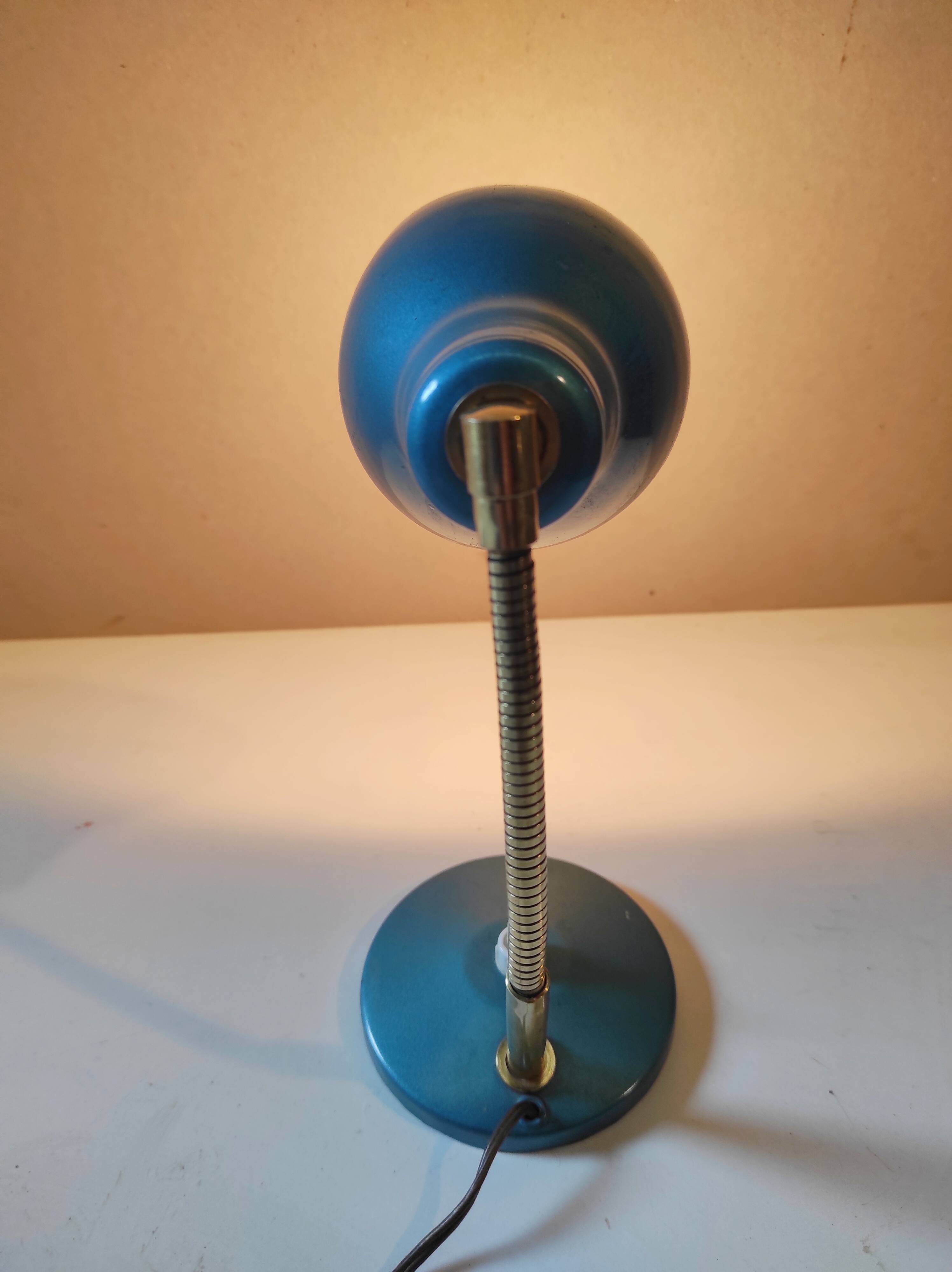 Lampe de bureau vintage Aluminor bleue