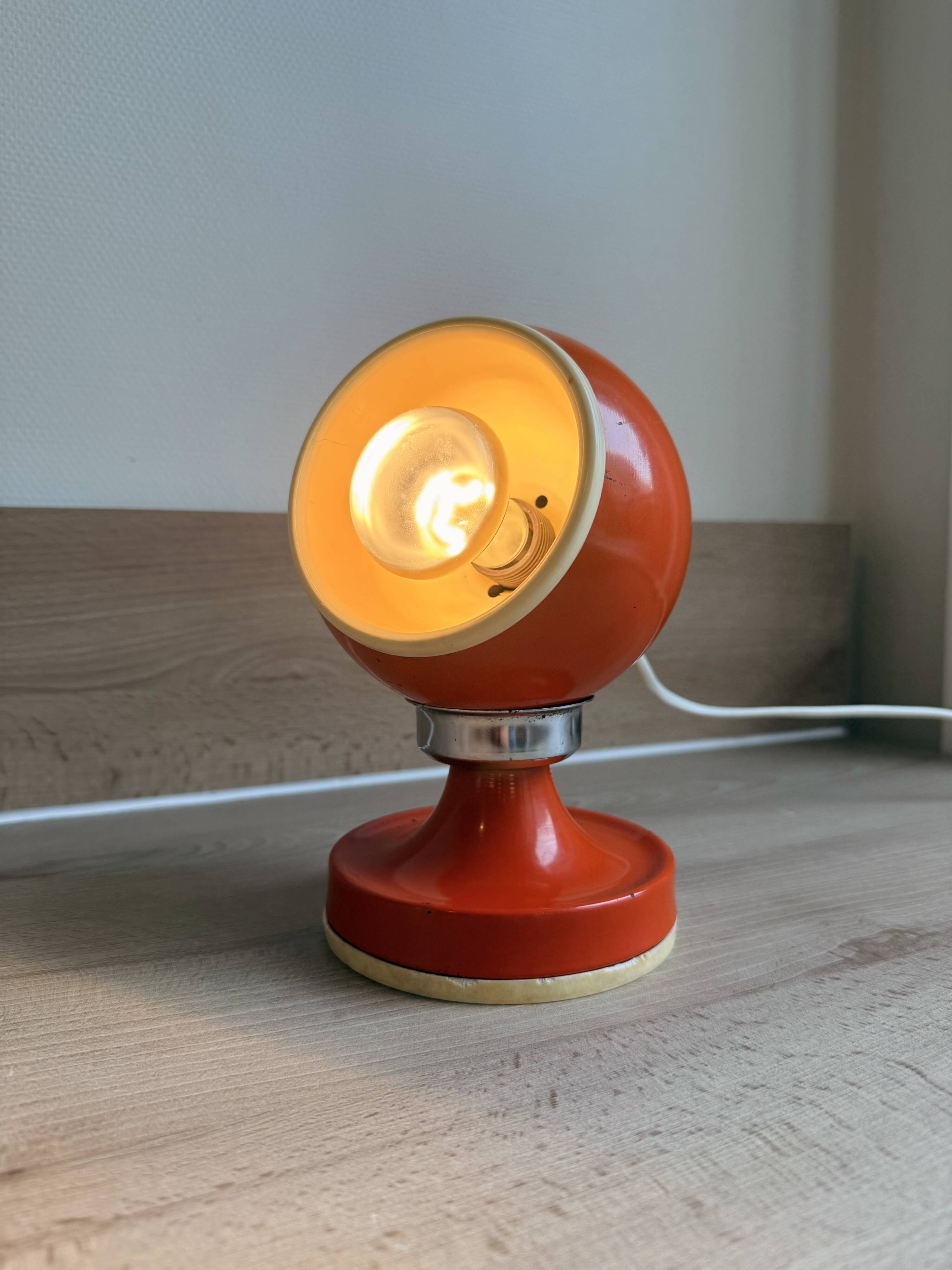 Eyeball Magnet Table Lamp – Orange & Chrome Metal (1970s)