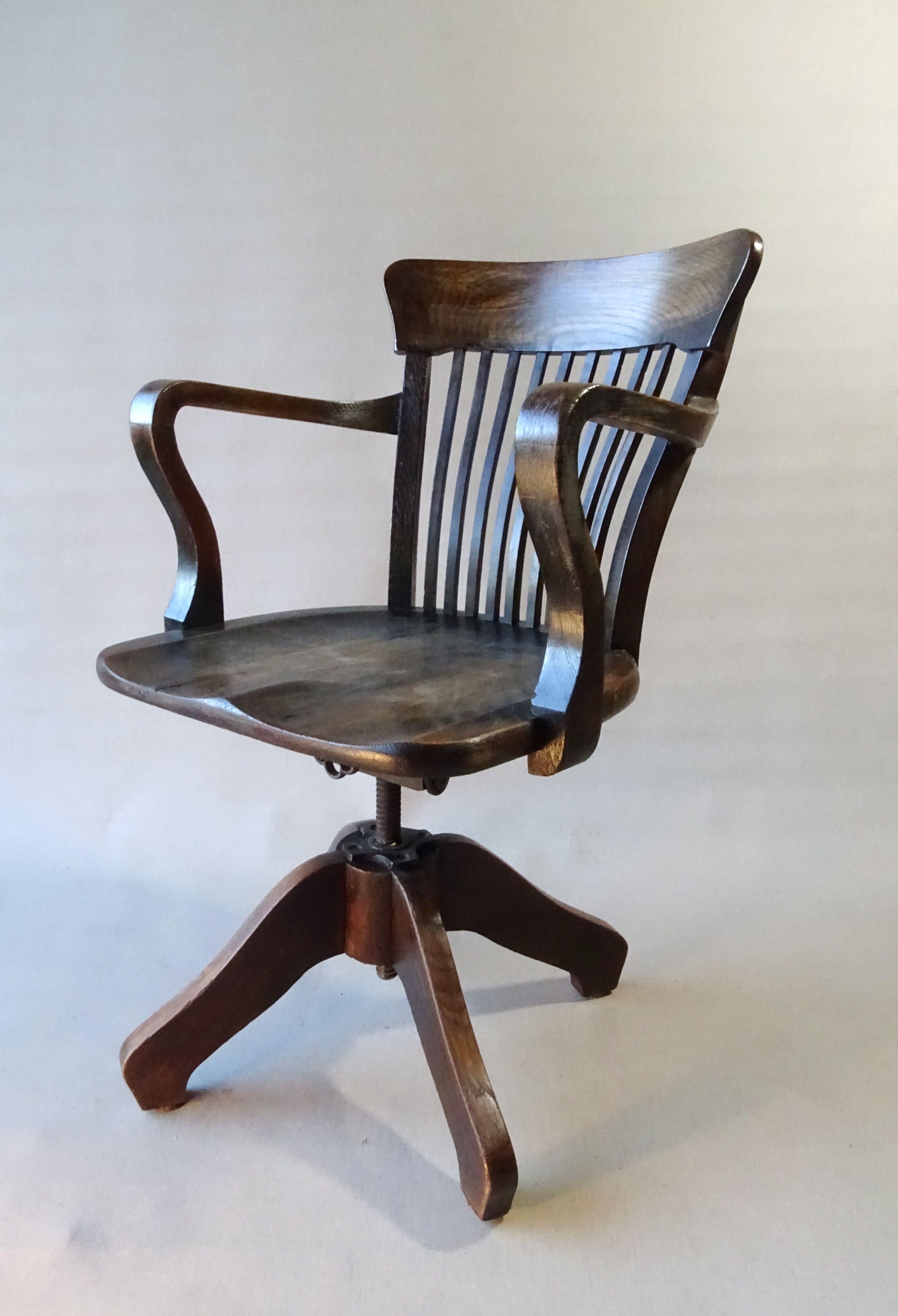 American office armchair with screws, solid oak, 1925/1930