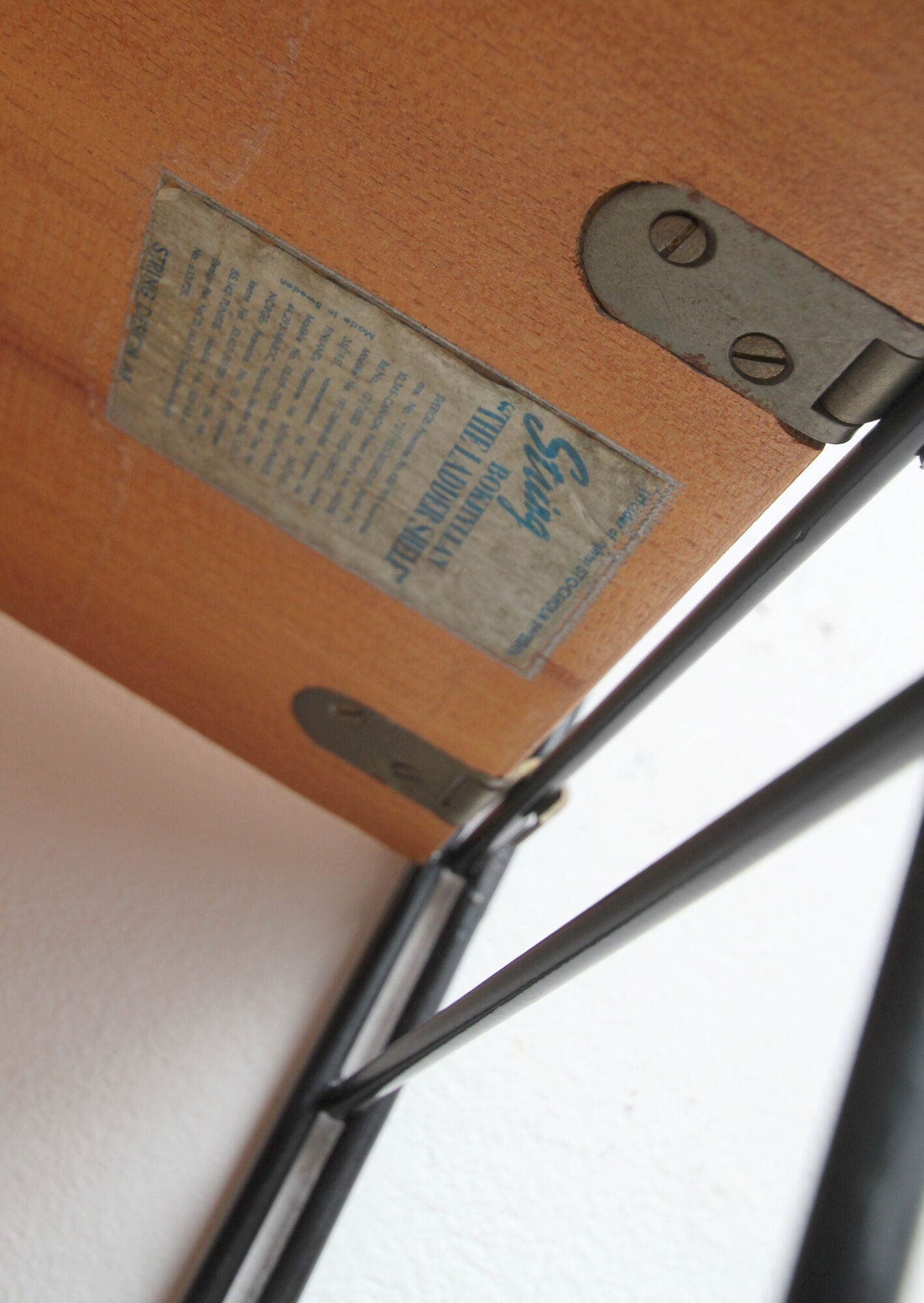 1960s wall uit in ash, nisse strinning for string